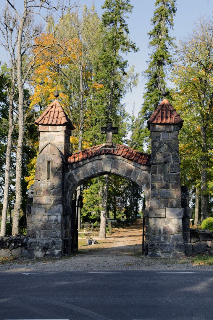 Palamuse cemetery gates 1963 rephoto