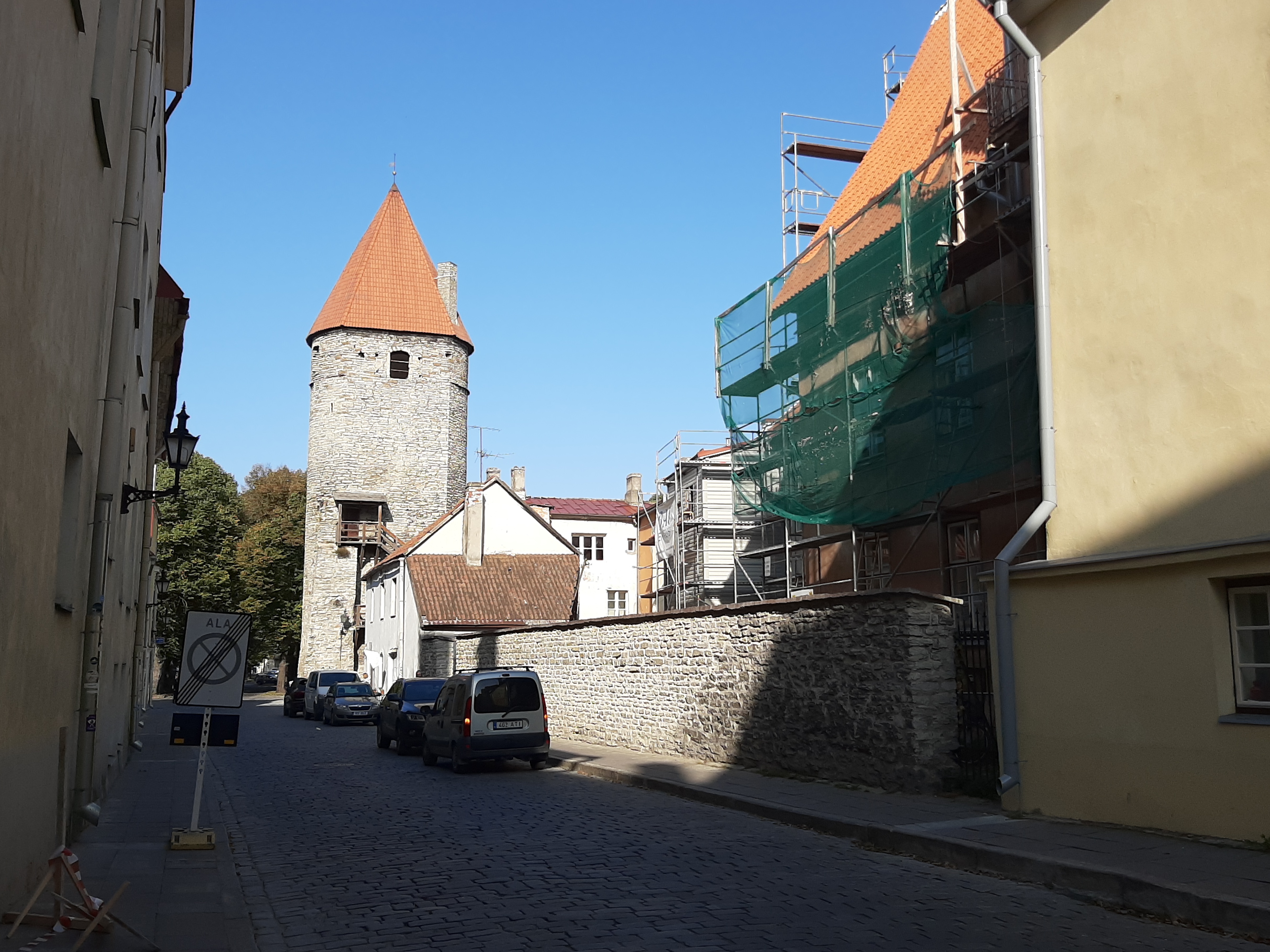 View of the Wulfgard back tower? In the Old Town of Tallinn rephoto