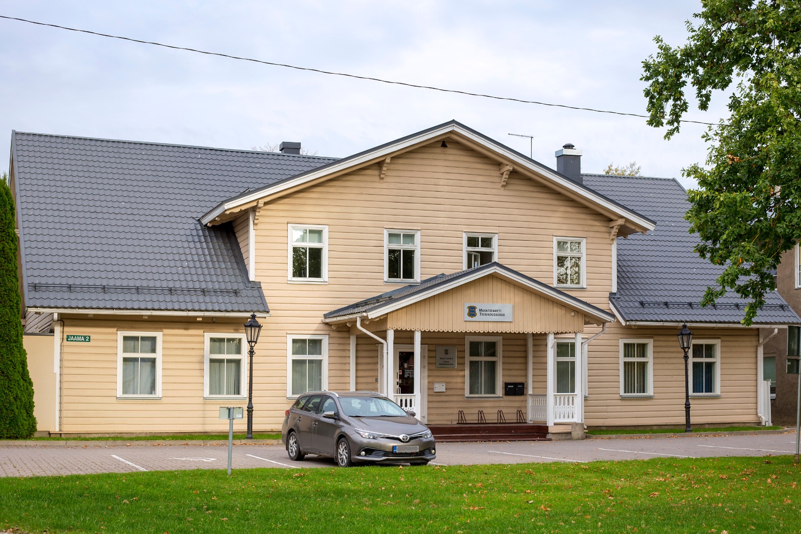 Main building of Jõgeva Road Administration in 1955 rephoto