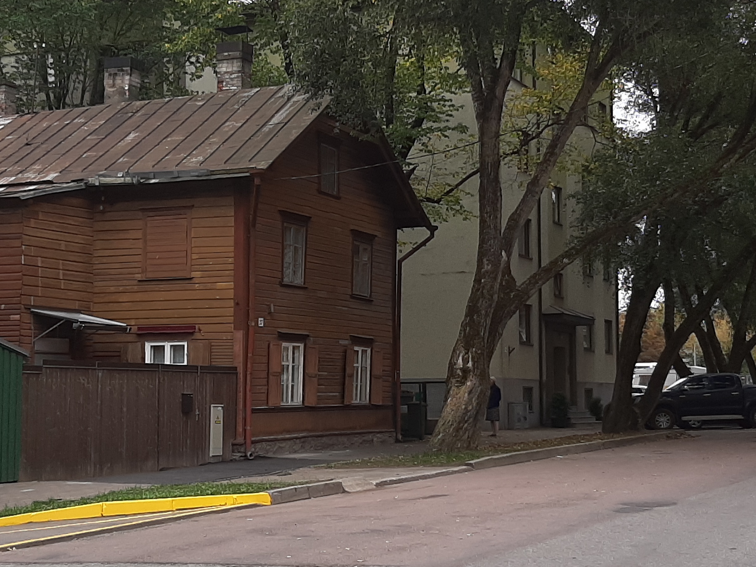 View along the Children's Home Street, buildings 27, 29 and 31. rephoto