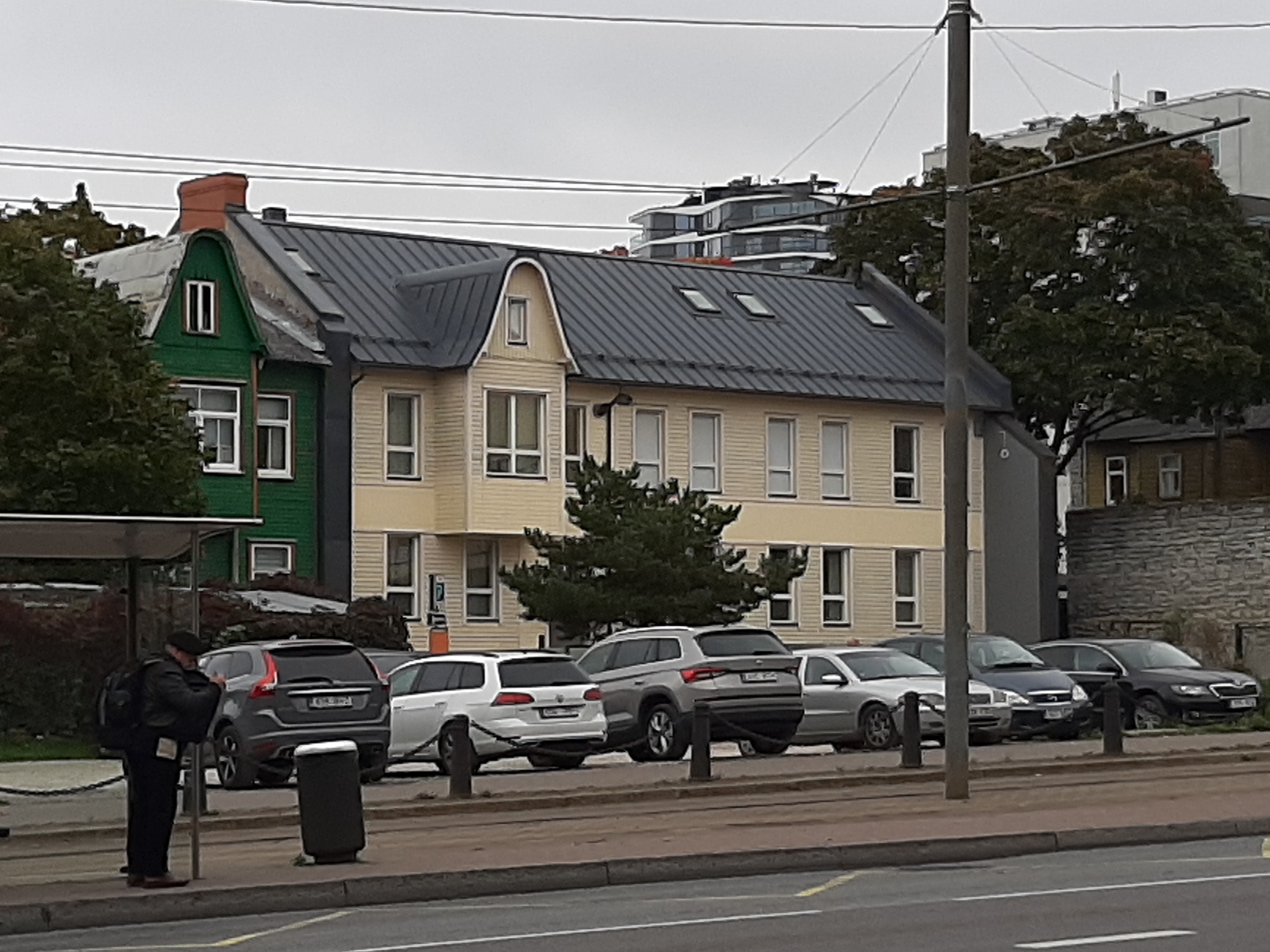 Elamu Tallinnas (parem pool lammutatud), vaade rephoto