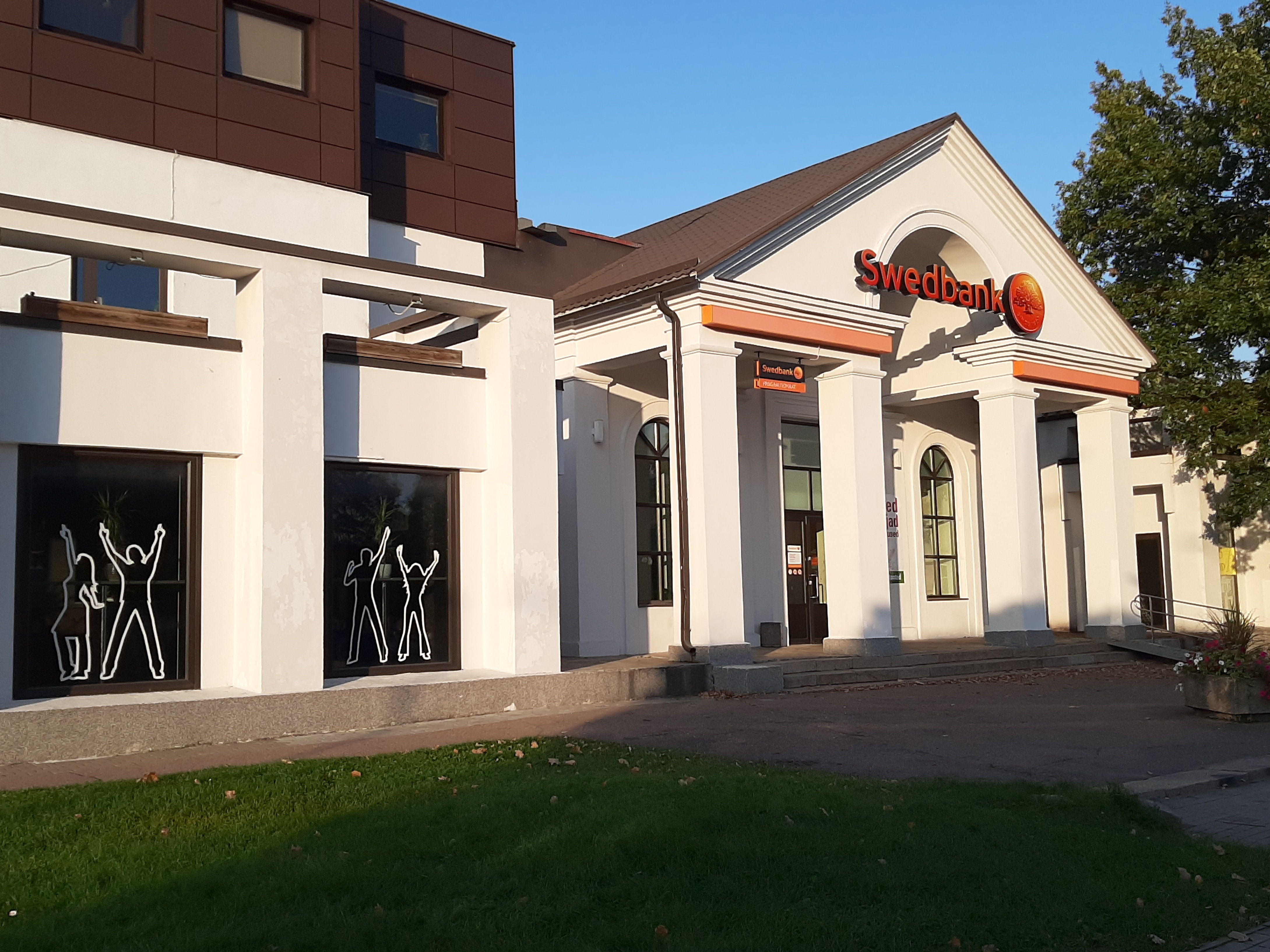 View of the cinema Saluut Keil. rephoto