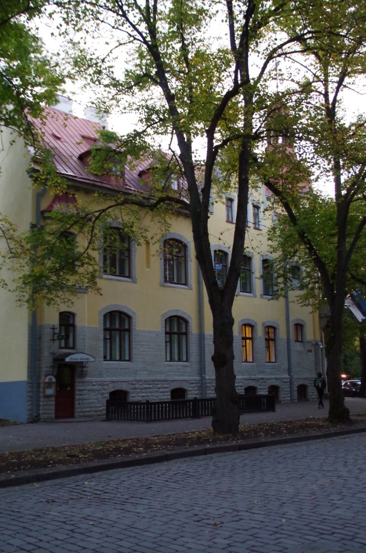 Building in Tallinn, where Lurich prizes were held before they were stolen. rephoto