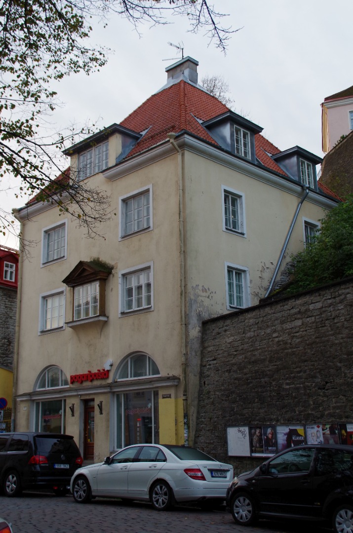 Apartment building in the Old Town of Tallinn Nunne 11, view of the building. Architect Erich Jacoby rephoto