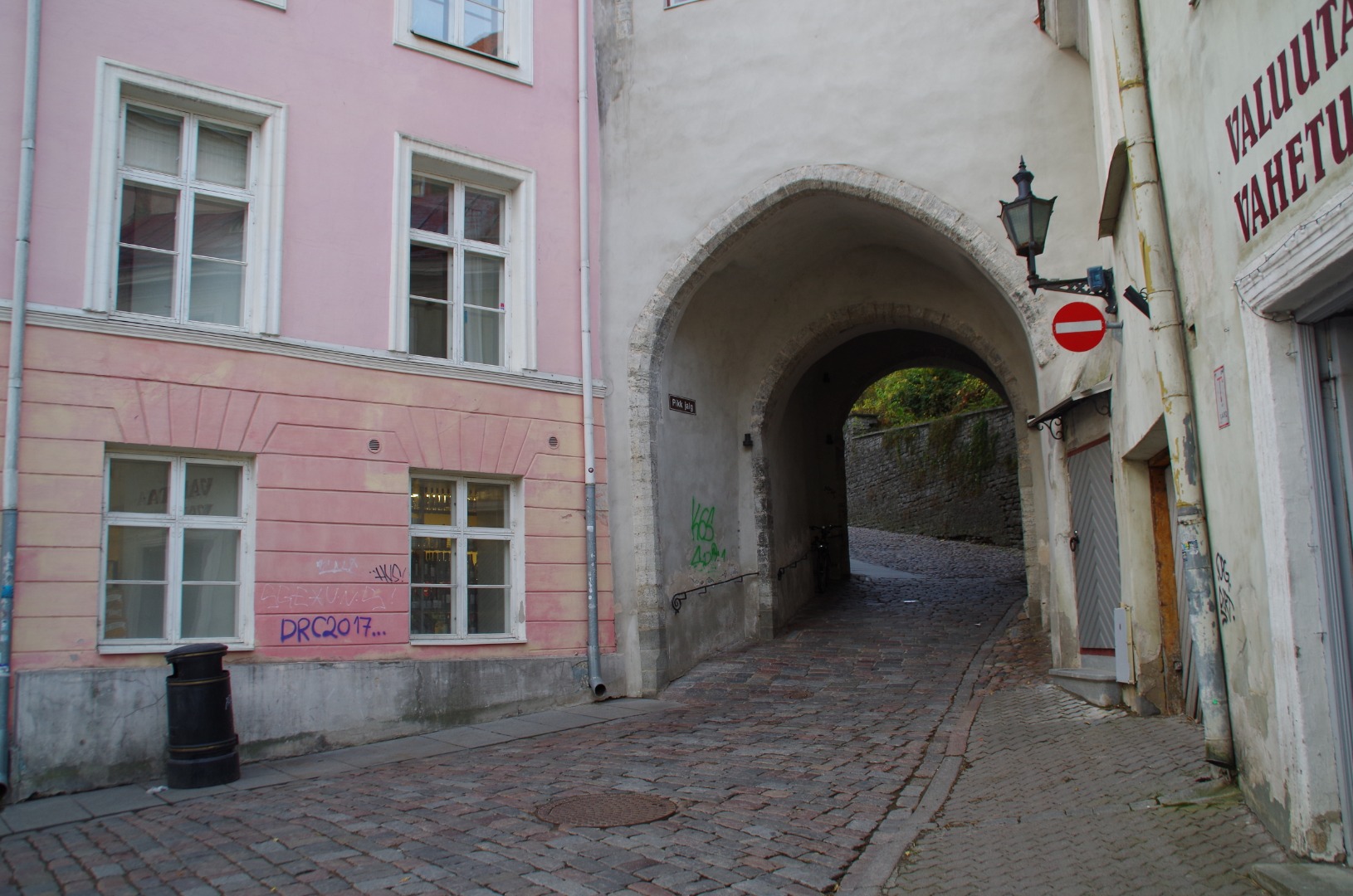 Tallinn. Barricades Pick Foot In front of 1991 January rephoto