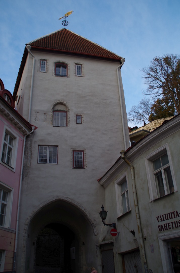 Long foot gates tower in Tallinn Old Town rephoto