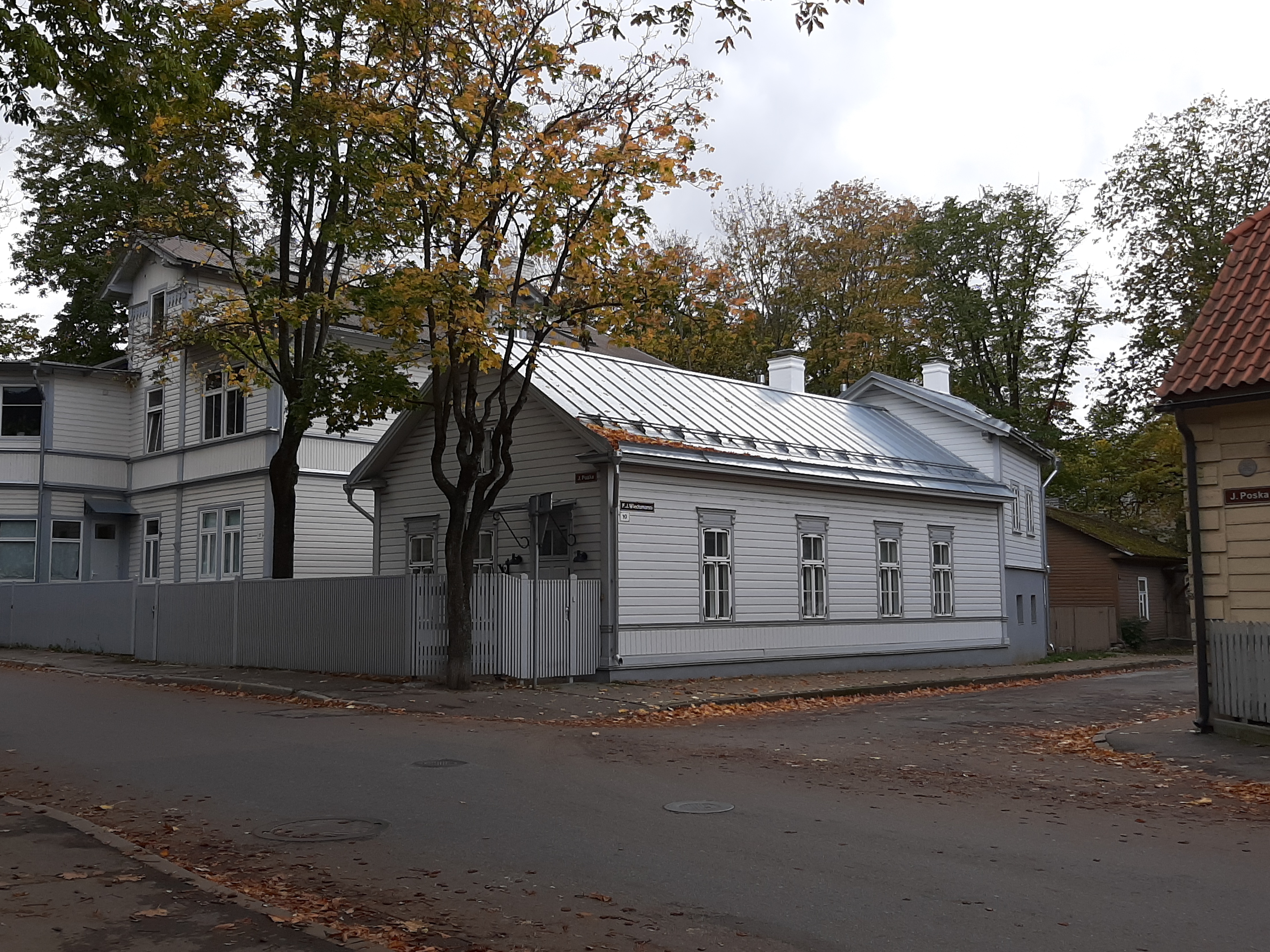 Former residence of f. J. Wiedemann in Tallinn at the corner of J. Poska and f. J. Wiedemann Street rephoto