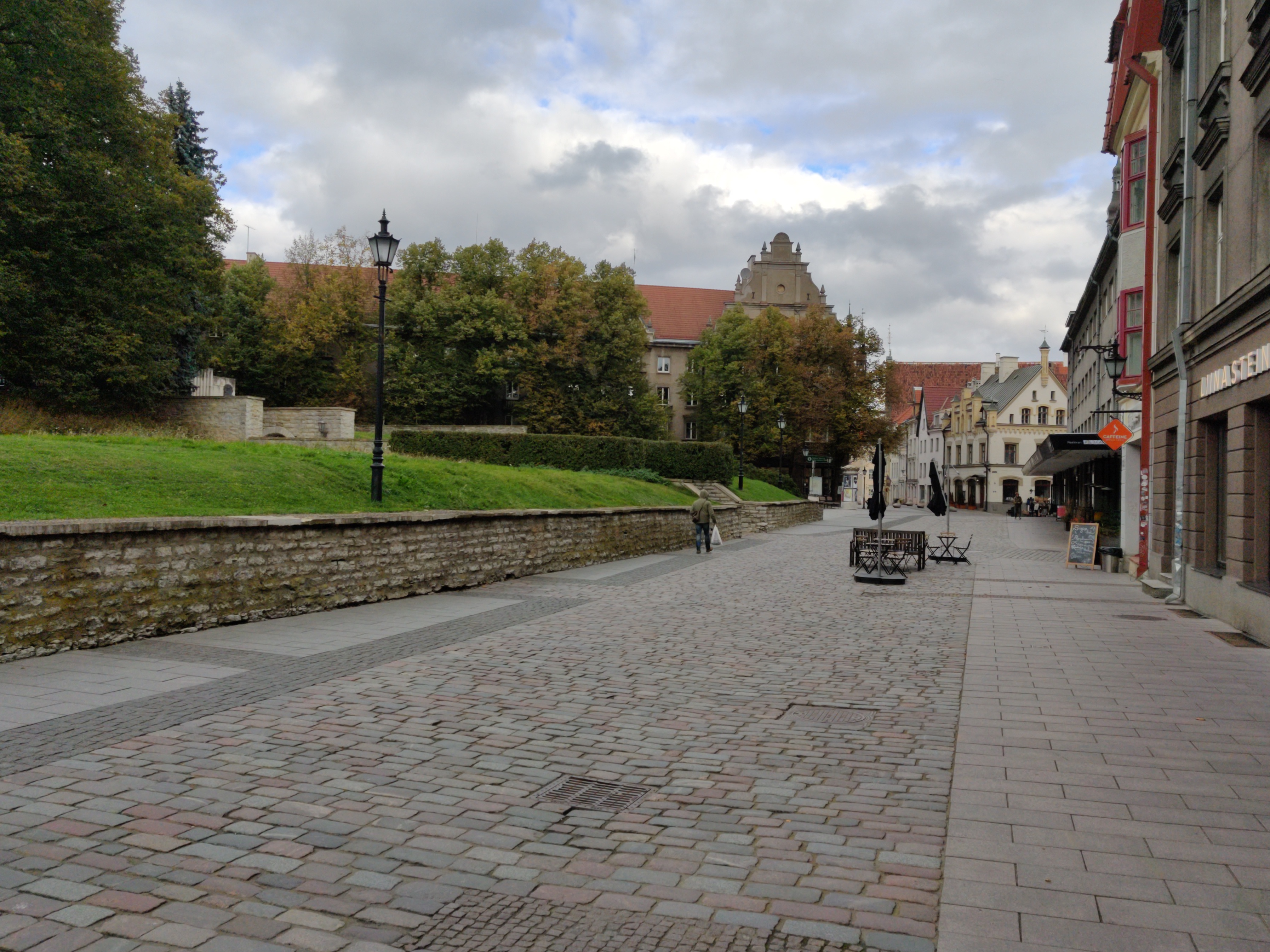 Harju Street in Tallinn Old Town rephoto