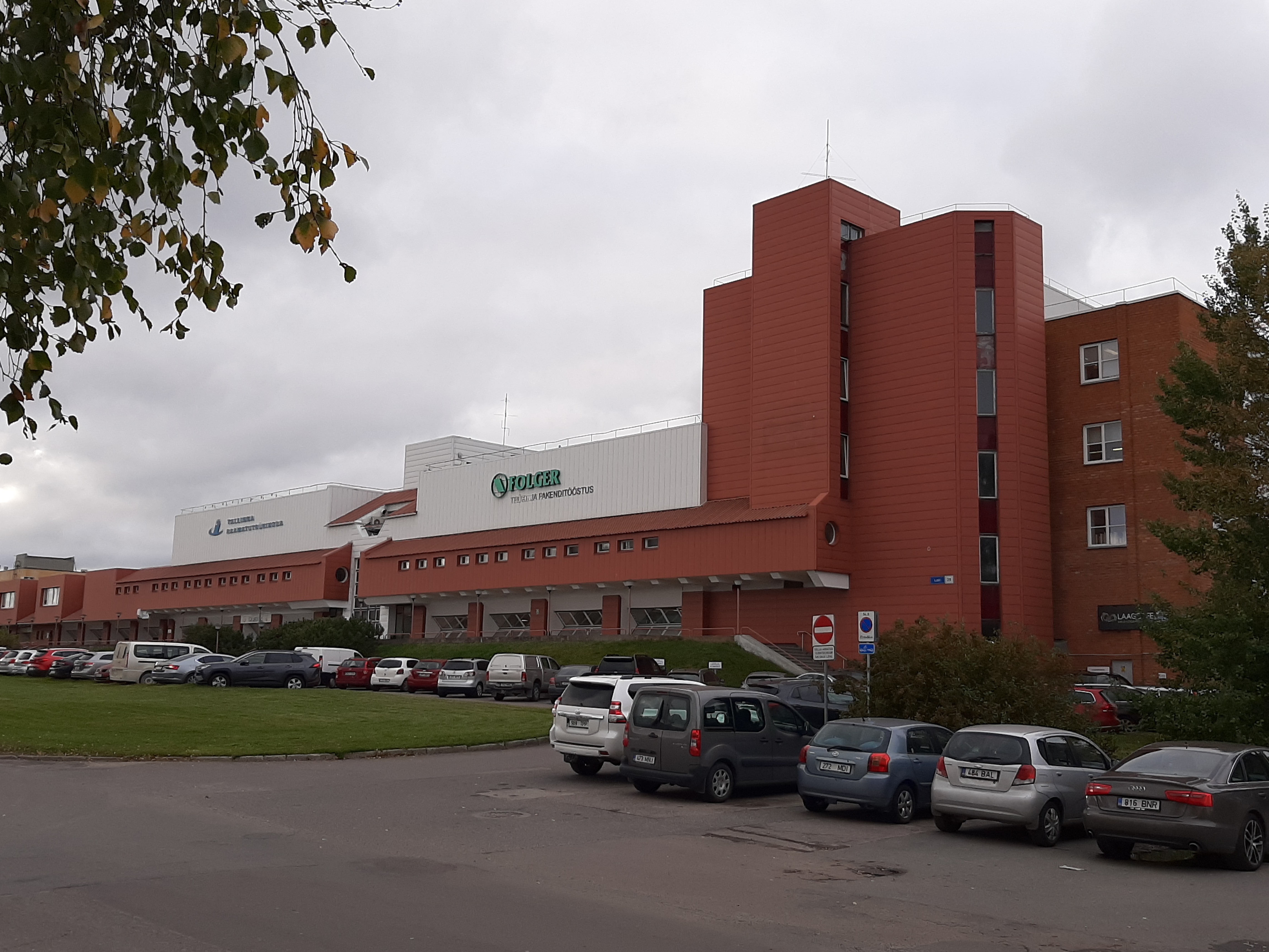Raamatutrükikoda Tallinnas, fassaadivaade. Arhitekt Jüri Karu, ETP rephoto