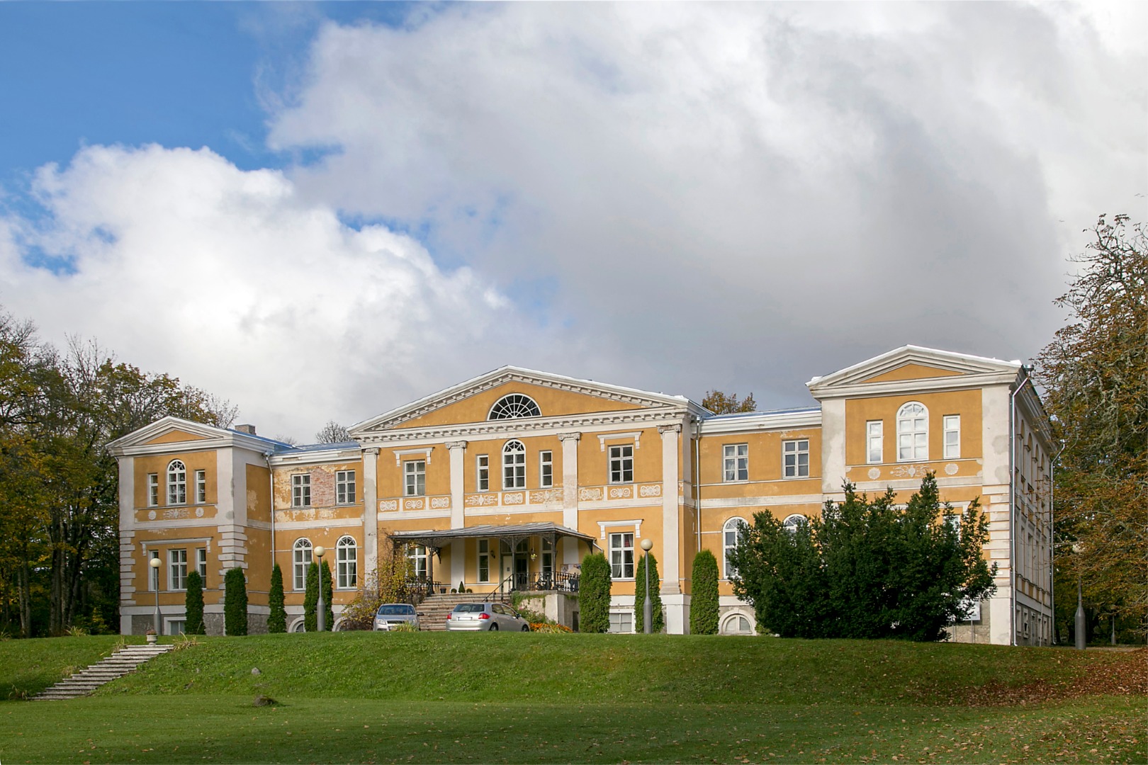 Main building of Kuremaa Manor. 1972 rephoto