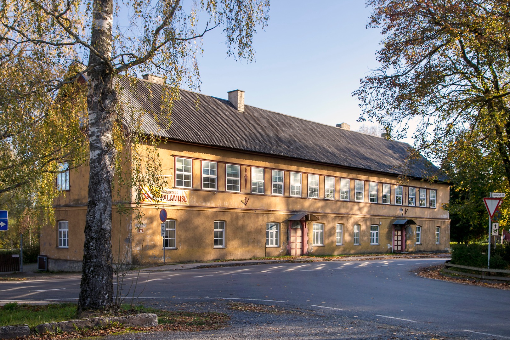 Vaade Palamuse koolihoonele rephoto