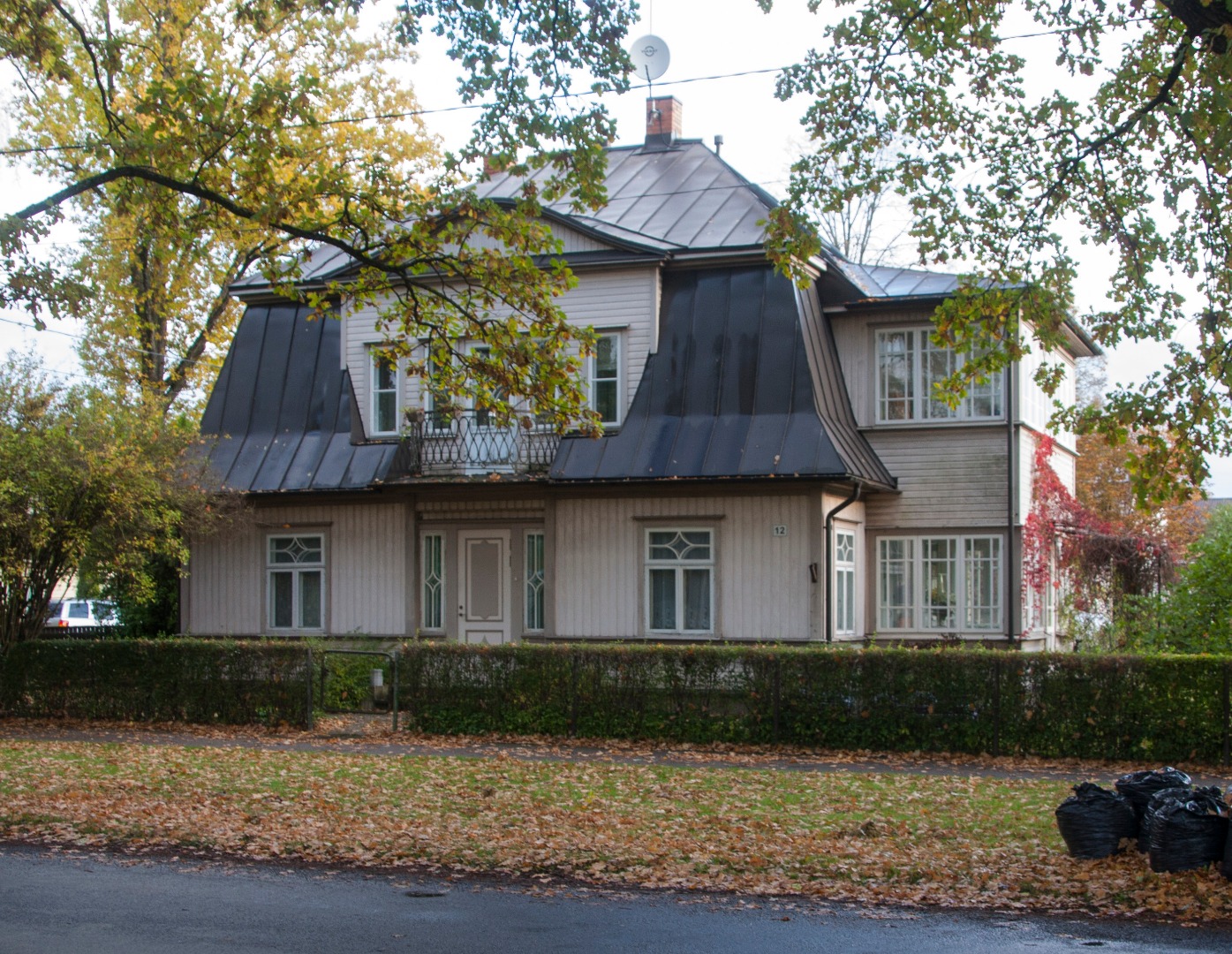 Elamu Viljandis, fassaadivaade. Arhitektid Erich von Wolffeldt, Aleksander Nürnberg rephoto