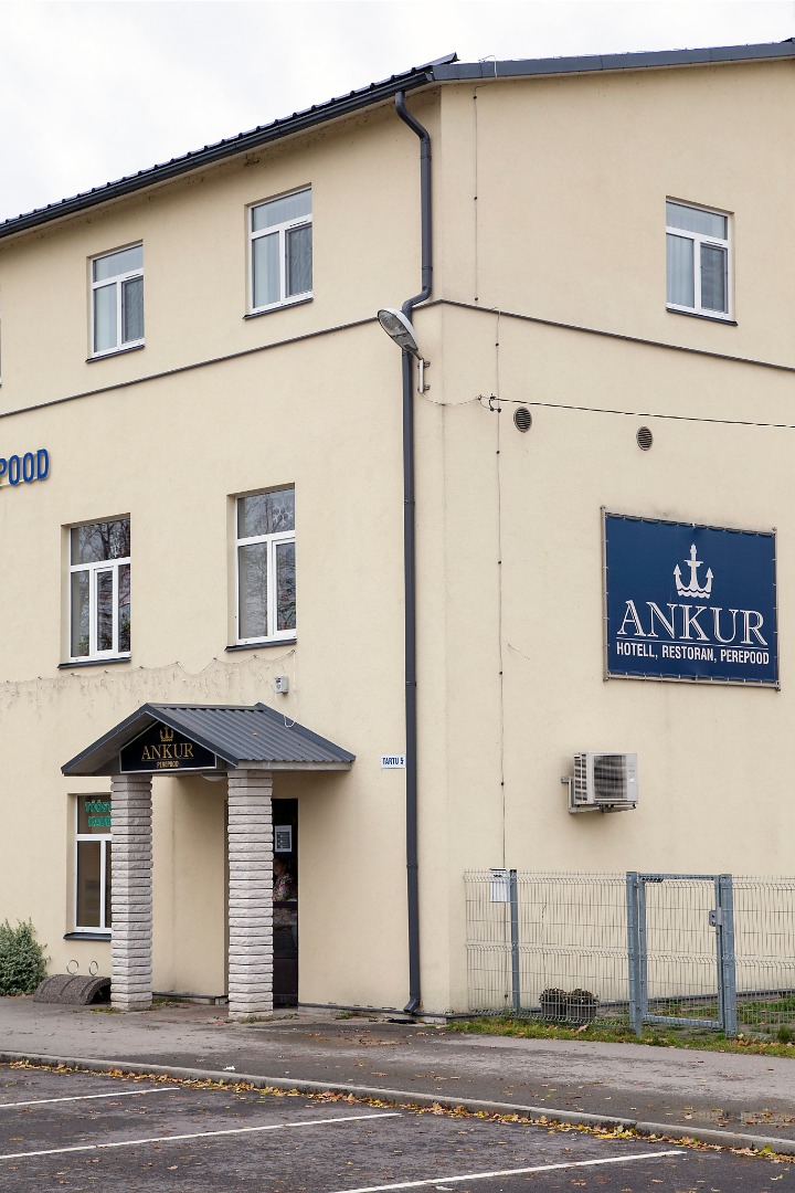 Outdoor view of the Mustvee Restaurant. rephoto