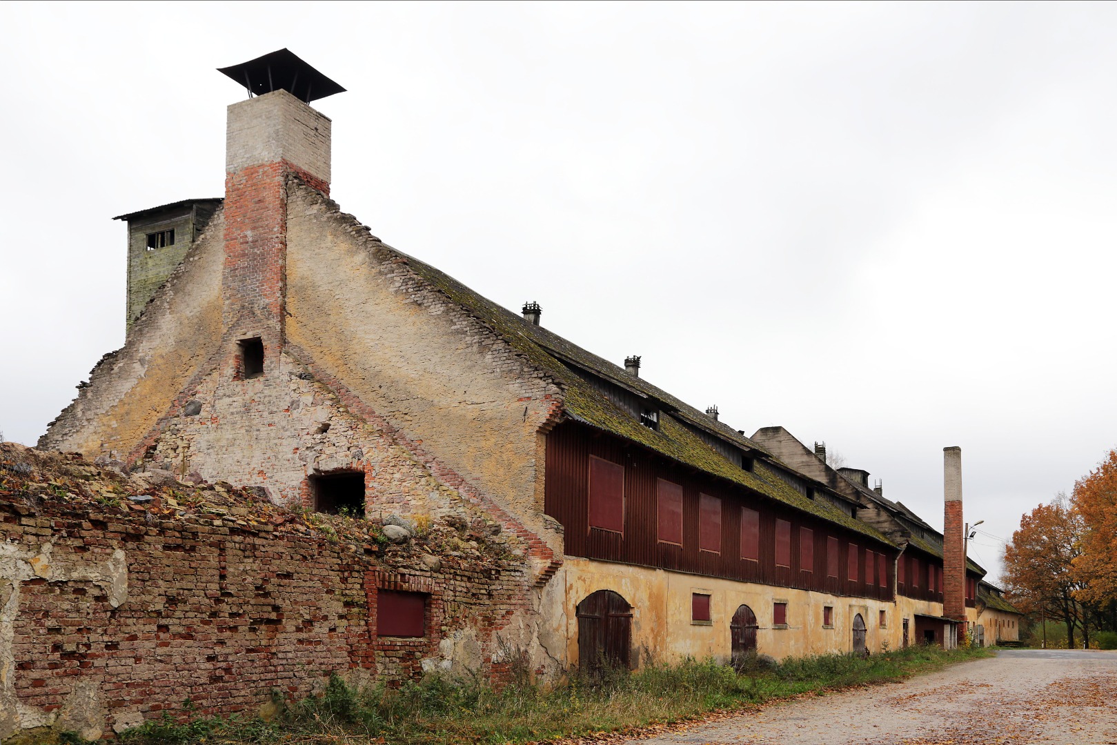 View of the production building at Jõgeva Sordiaretus Station. 08.1969 rephoto