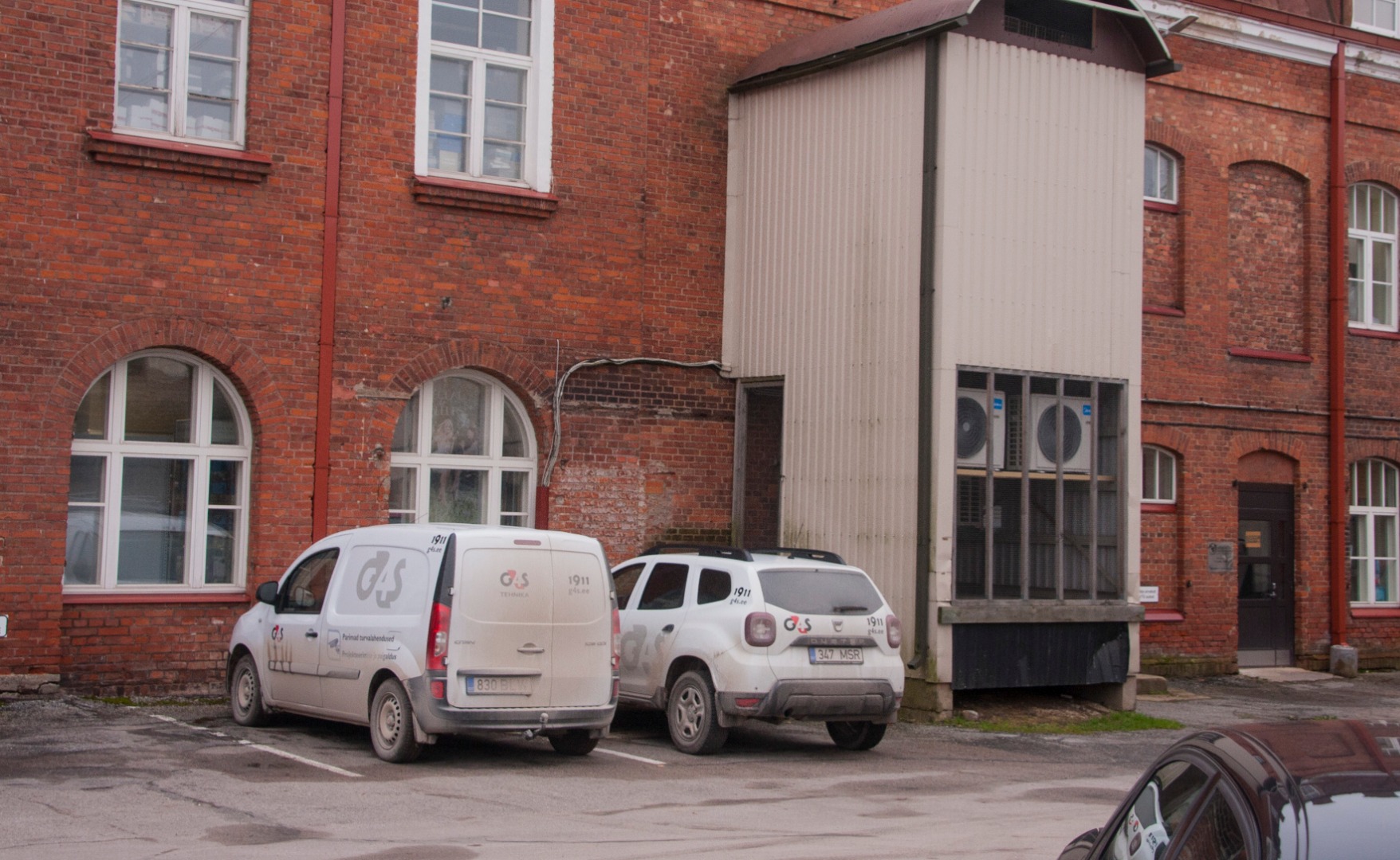 Valga lapsed Viljandi kooperatiivi mudilasringil külas rephoto
