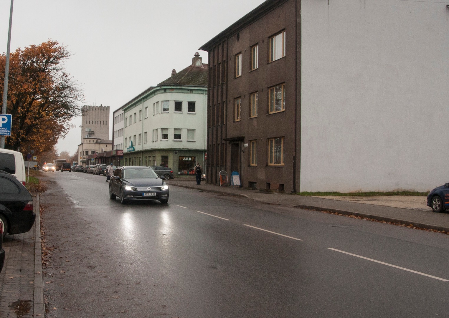 foto, Viljandi, Jakobsoni tn, sõjaveteranide kolonn, 9. mai, u 1975 rephoto