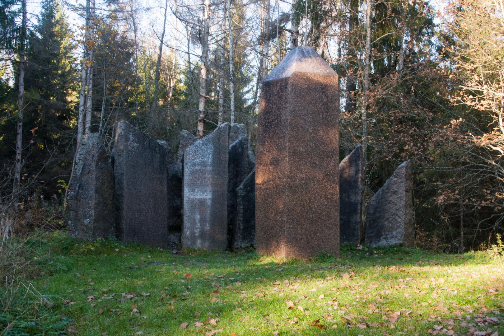 Monument for Sakalamaa protectors 1217-1223 Viljandi county Suure-Jaani vald Lõhavere rephoto