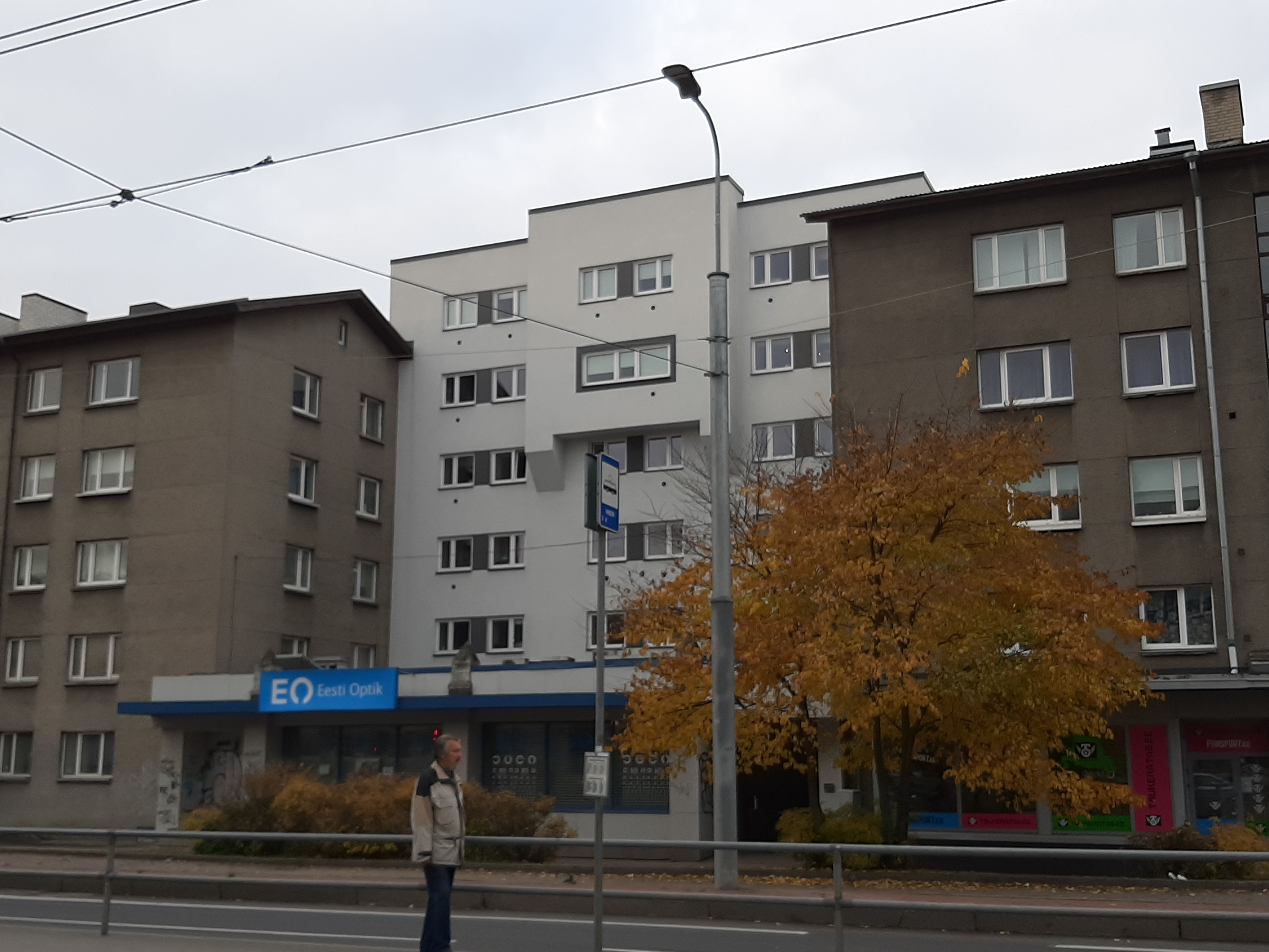 Elamu Tallinnas, esifassaadi vaade. Arhitektid Boris Mirov, Krista Karu rephoto