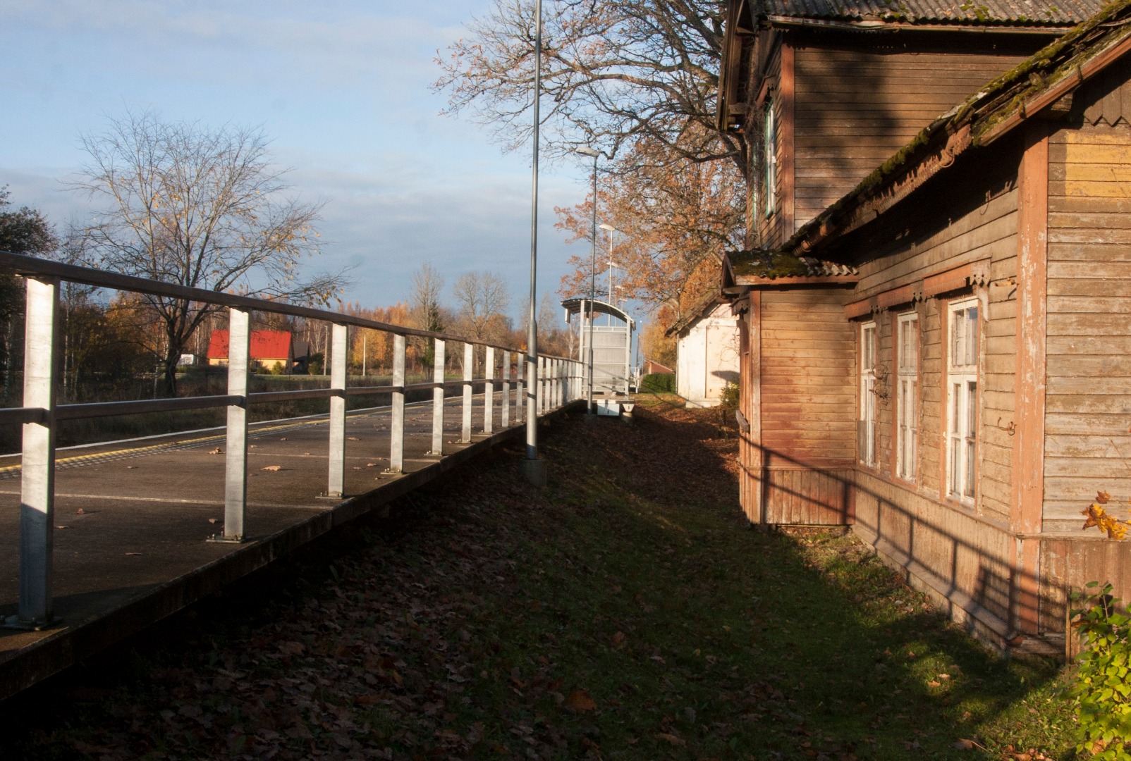 fotopostkaart, Suure-Jaani khk, Olustvere raudteejaam, rong, inimesed, jaamahoone, u 1910 rephoto