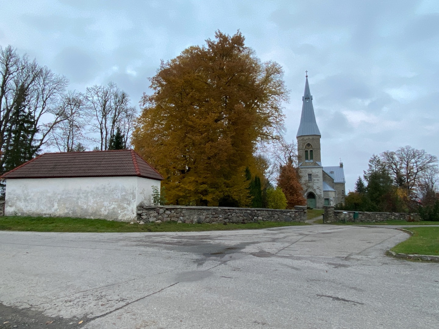 Estonia : Church of Jüri = Estonia rephoto