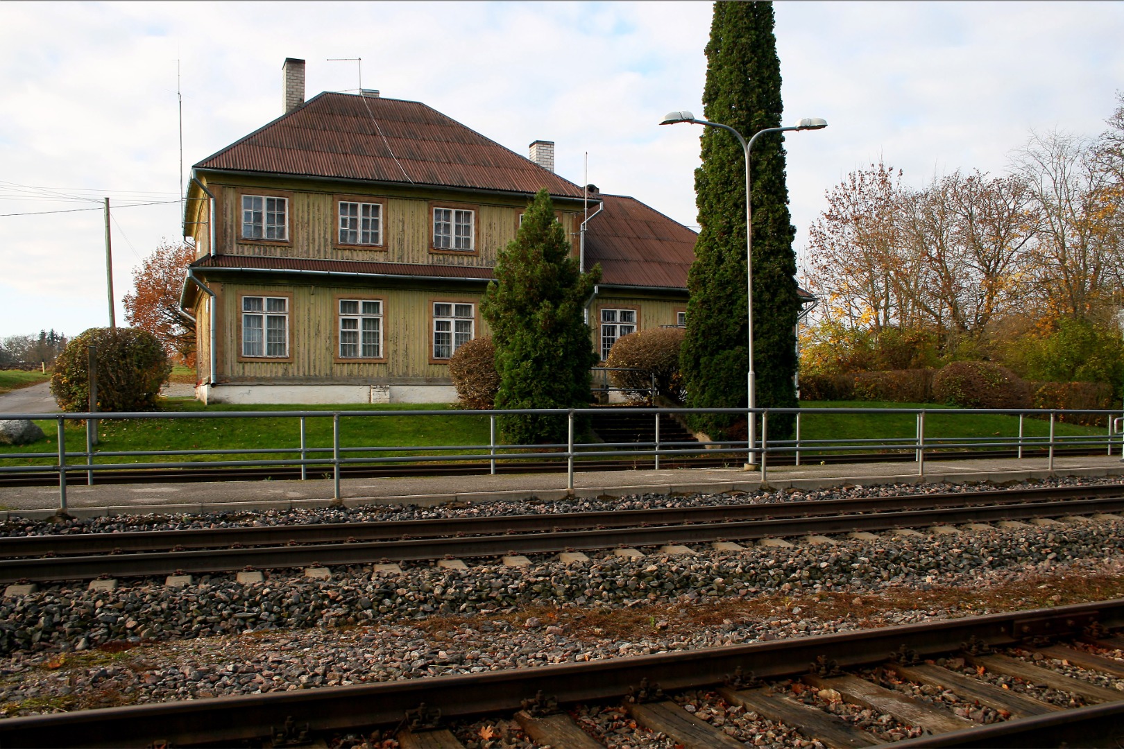 Main building of Kaarepere Railway Station rephoto