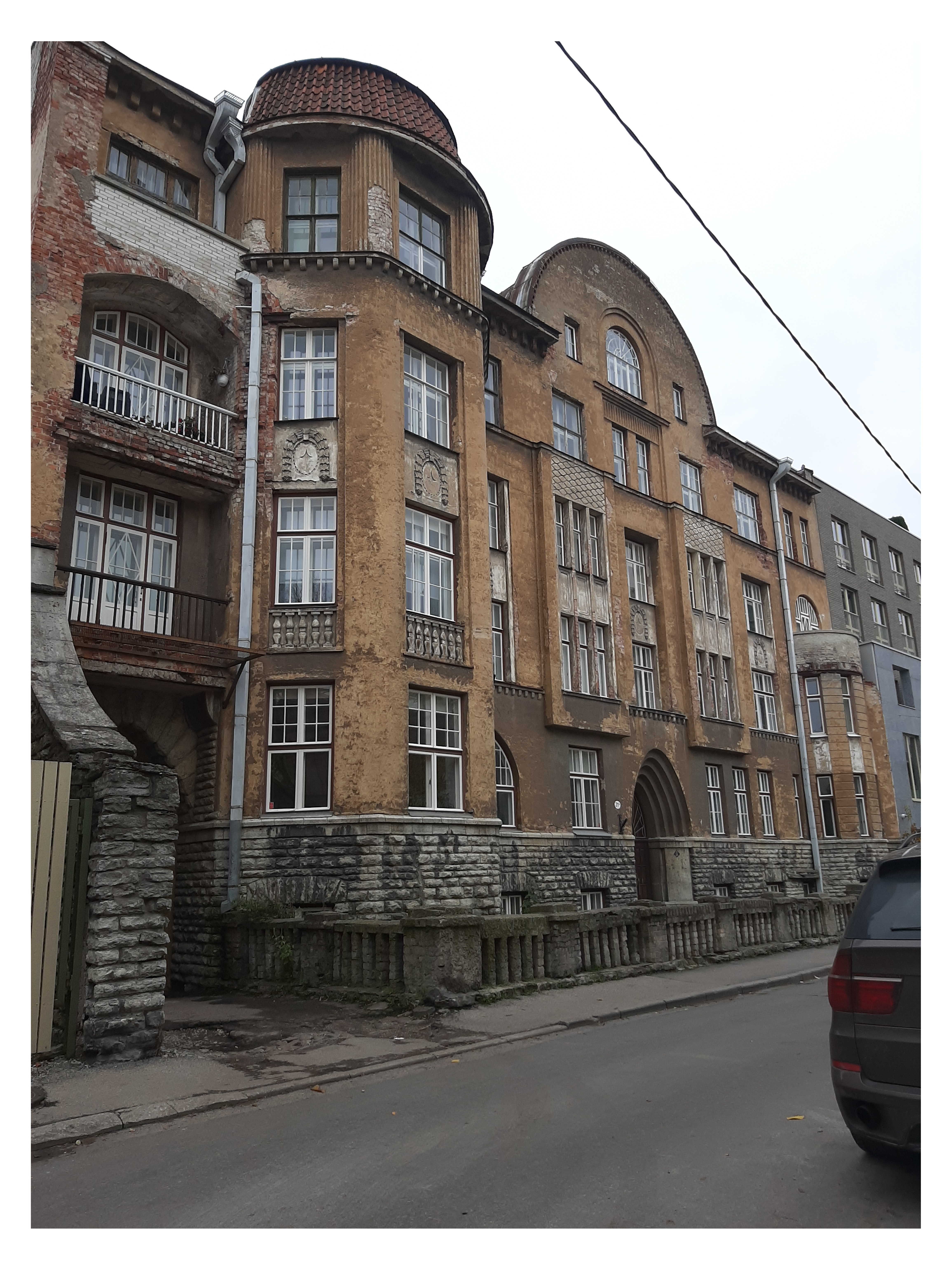 Houses on Tatari Street. rephoto