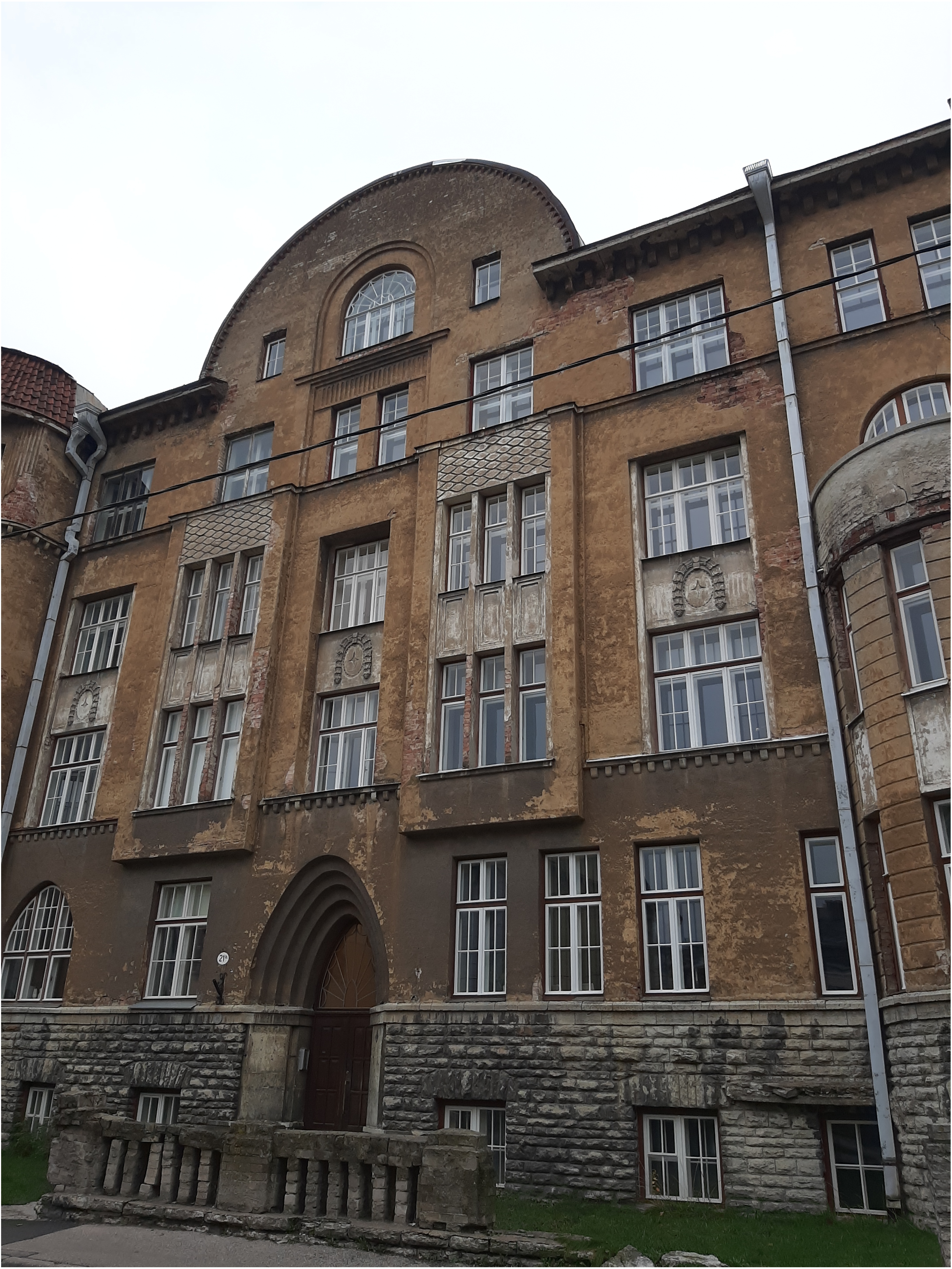 Building on Tatari Street in Tallinn rephoto