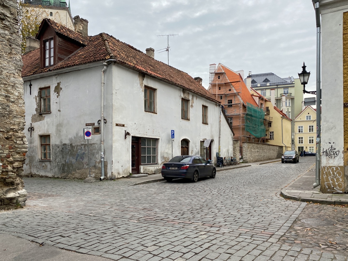 The corner of the artillery and Laboratory Street in the Old Town of Tallinn rephoto