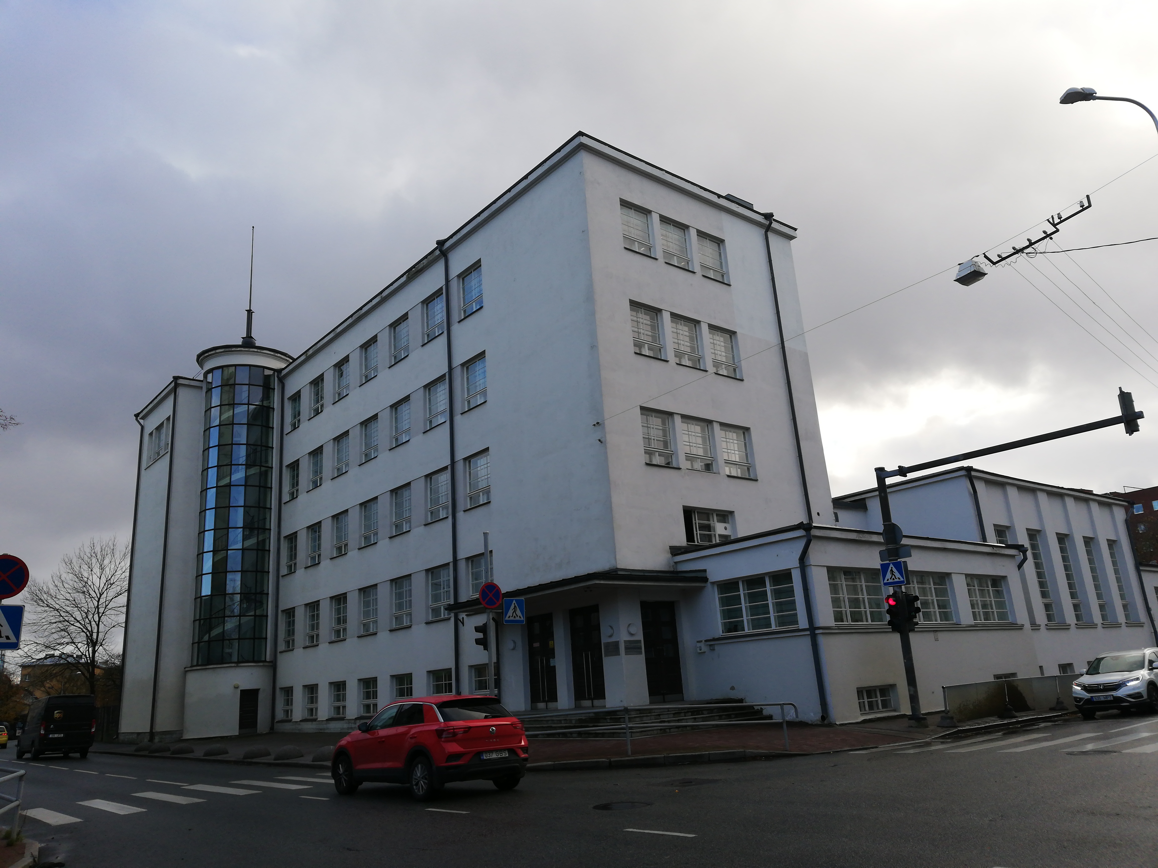 Building of the former e. Lender Gymnasium in Tallinn rephoto