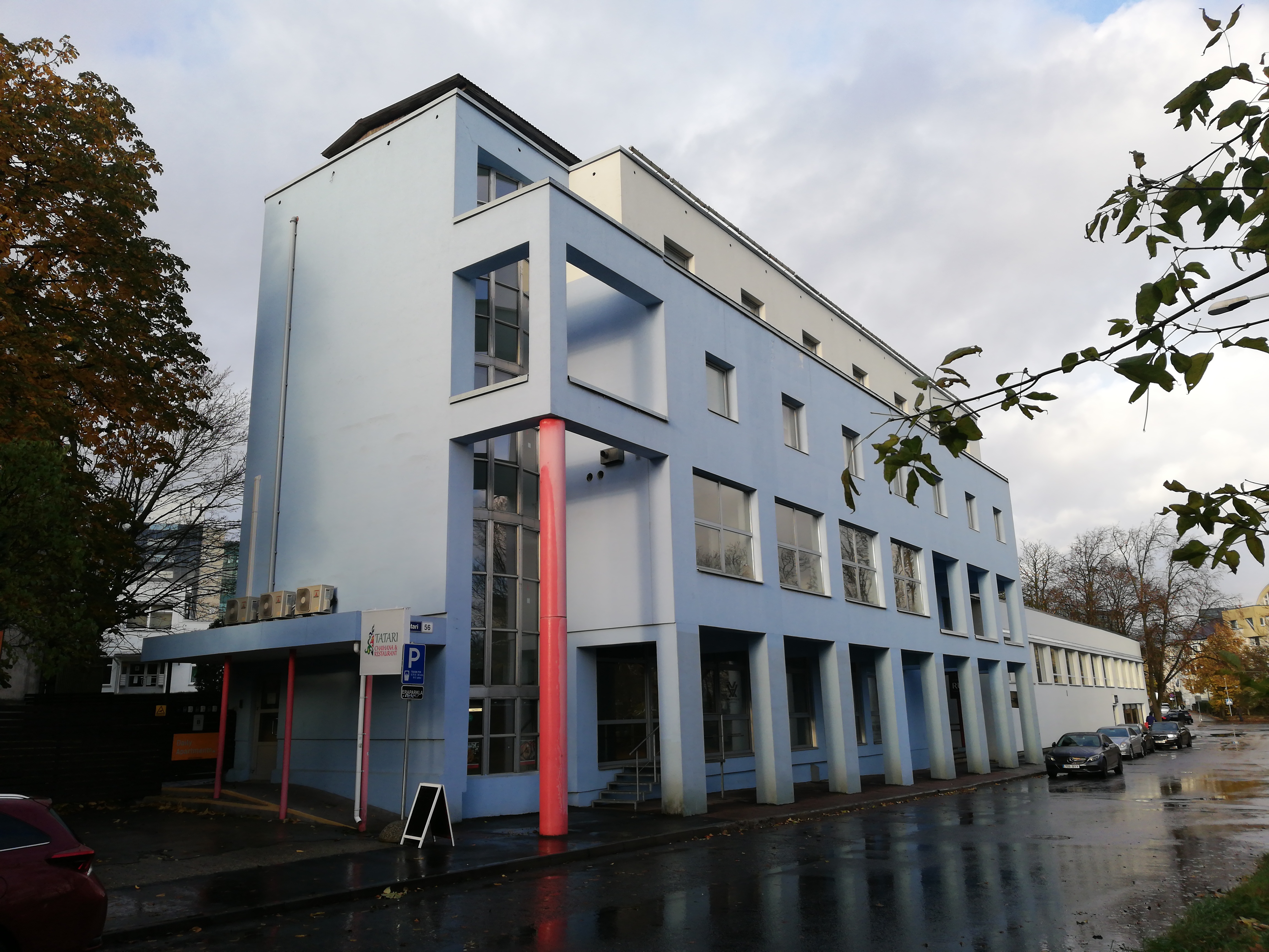 Ministrite Nõukogu Autobaas Tallinnas, hoone vaade. Arhitekt Vilen Künnapu rephoto