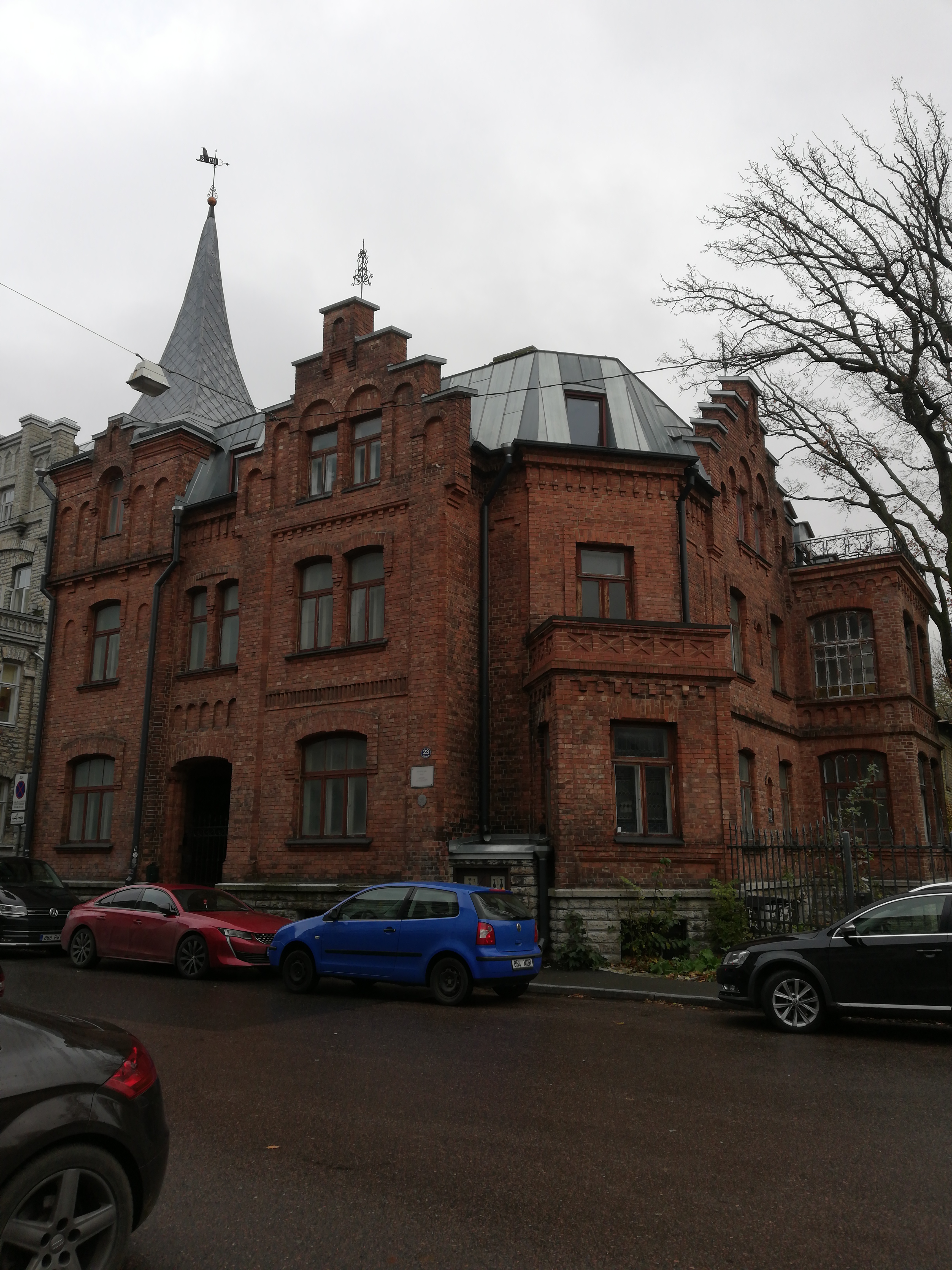 Elamu Tallinnas, vaade. Arhitekt Otto Schott rephoto