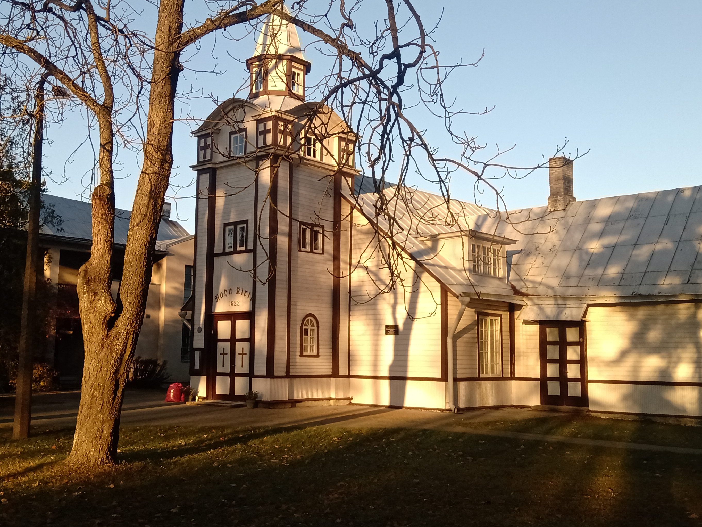 View of the Nõmme Peace Church at the corner of the Railway and Võsu Streets. rephoto