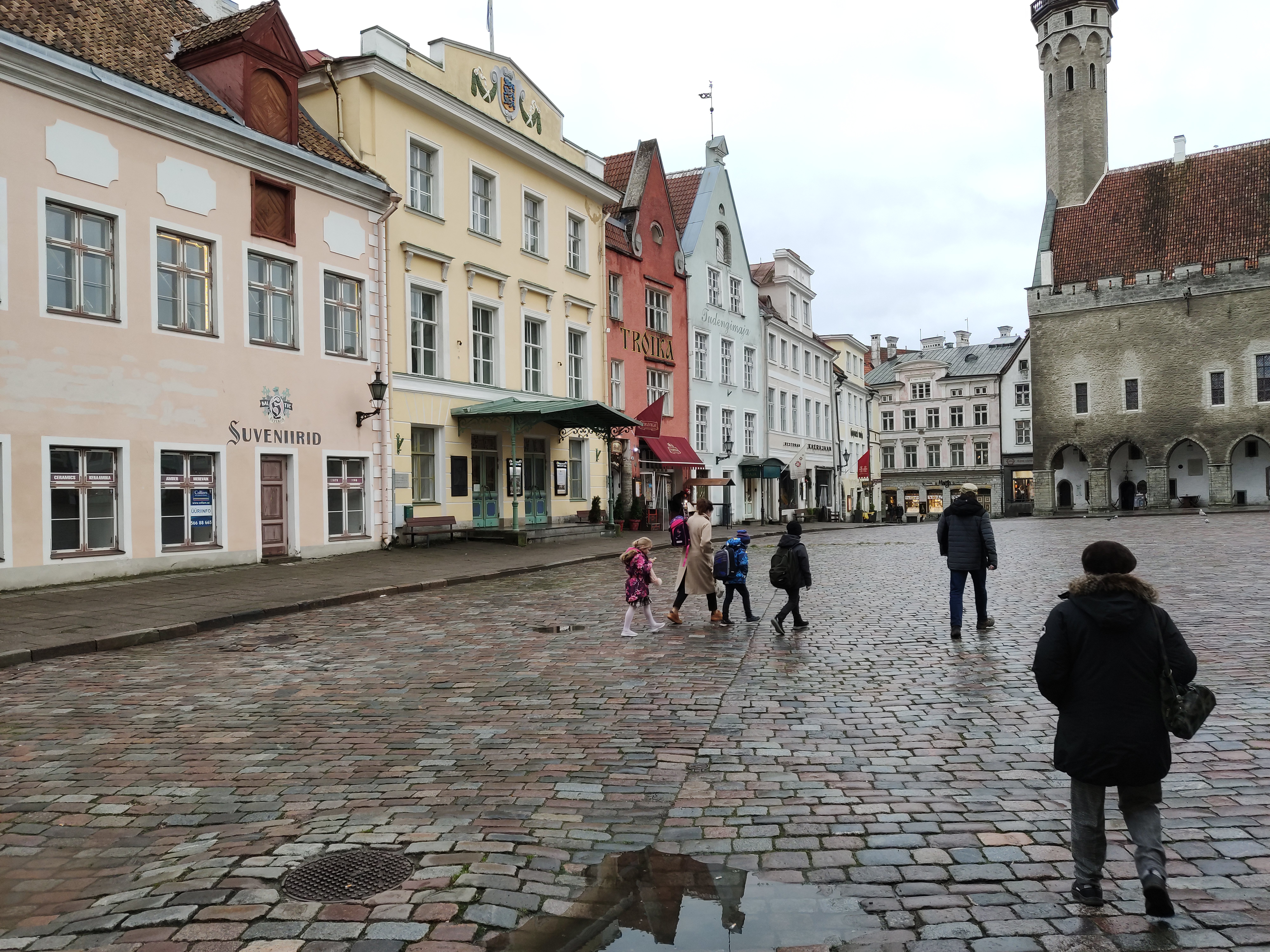 Tallinn, Raekoja Square, east side houses, view of Saia. rephoto