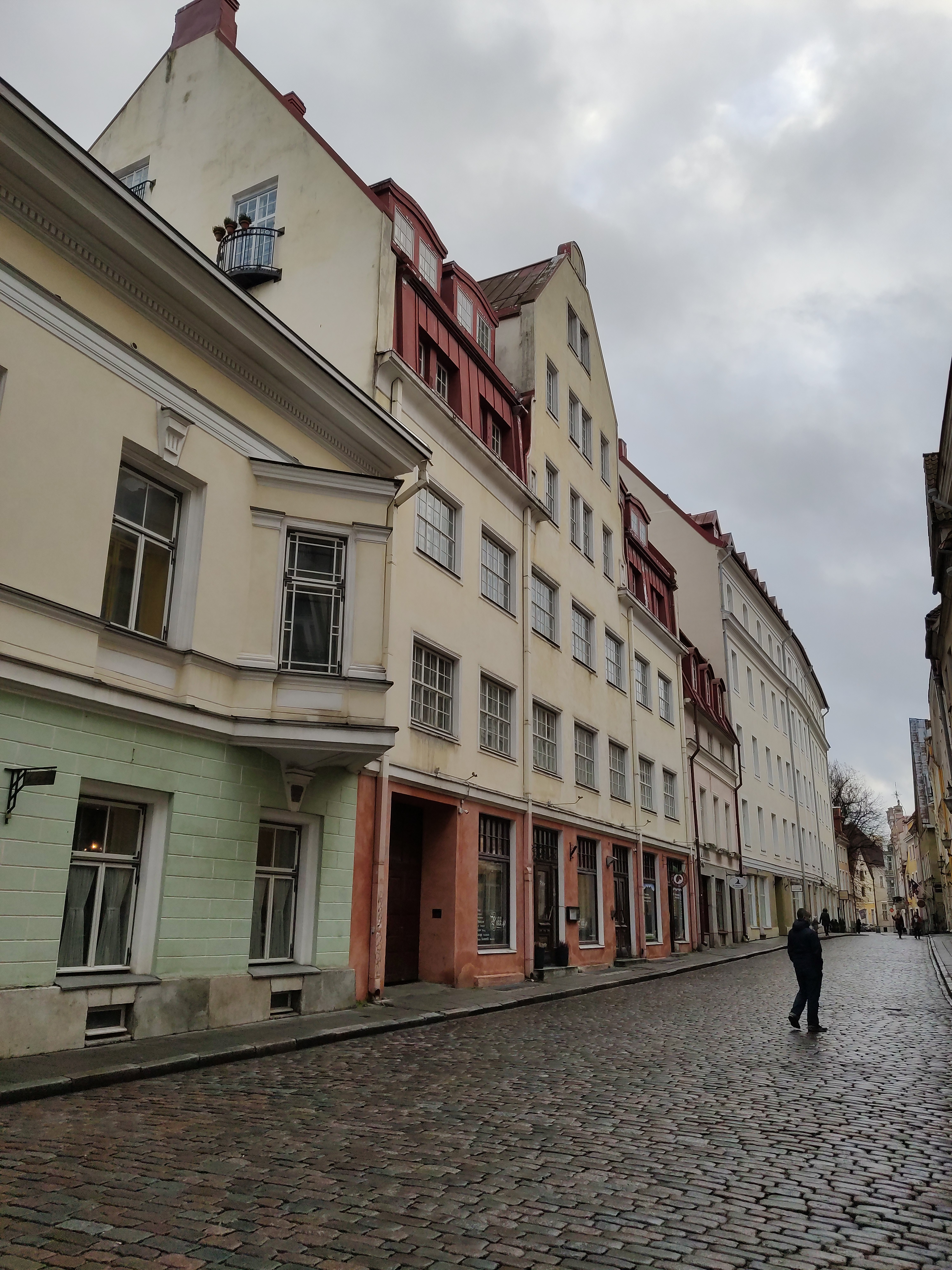 Printing house in Tallinn Pikk 40. Architect Artur Perna, 1922-23. Photo from Leo Gens rephoto