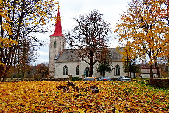Jämaja kirik, lähivaade lõunast rephoto