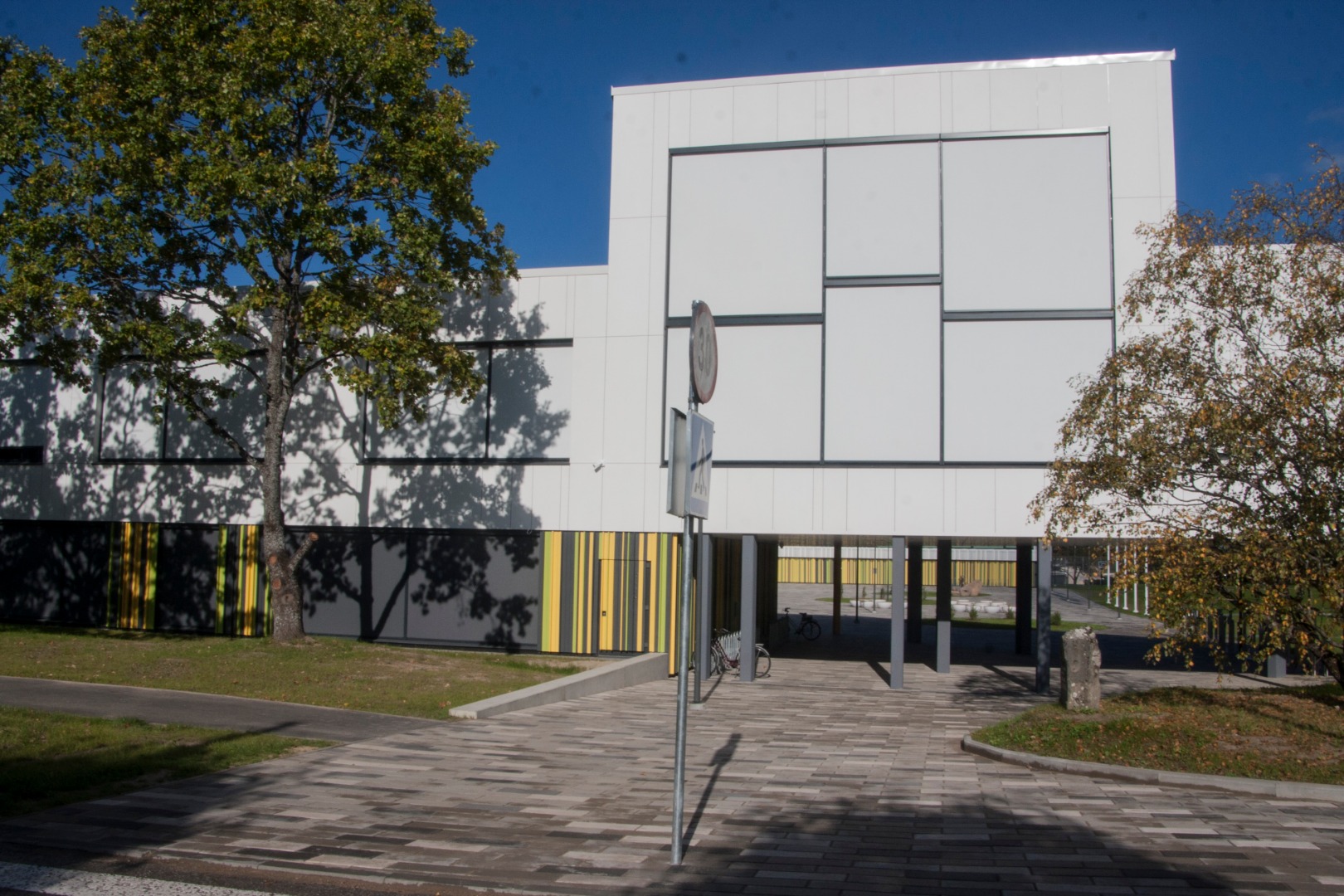 värvifoto Türi Gümnaasium 1996 rephoto