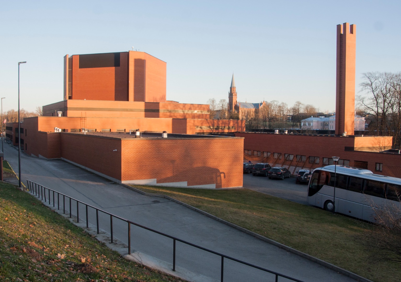 foto, Viljandi, teater Ugala, välisvaade, 1983, värviline, foto I. Tavaste rephoto