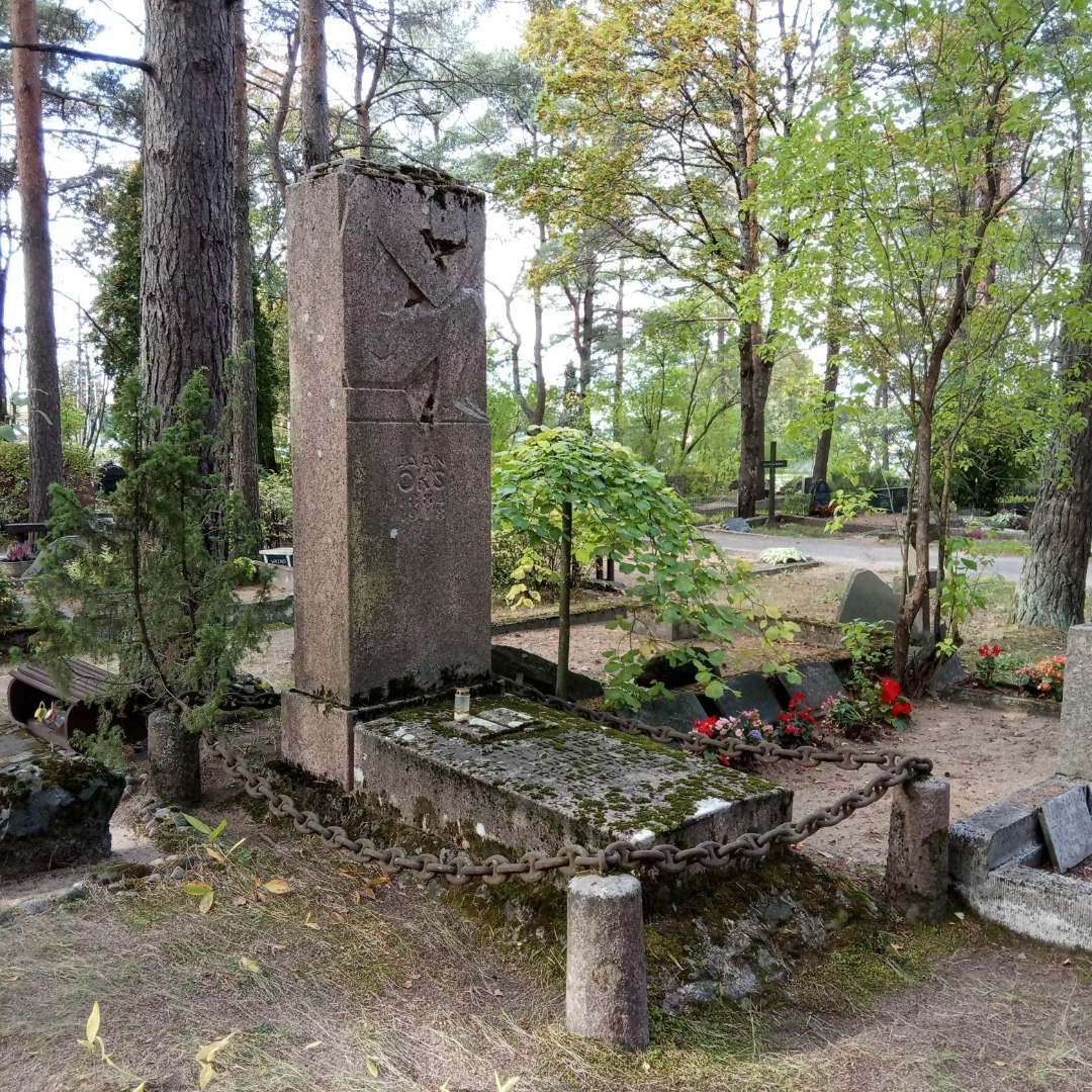 Jaan Oks funeral place in Tallinn on the Rahumäe cemetery rephoto