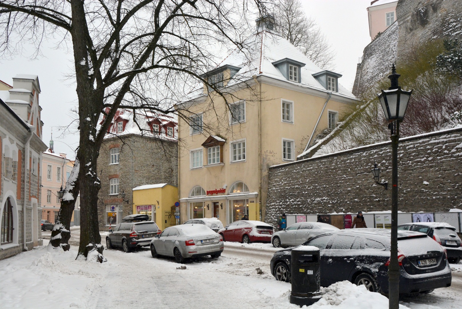 The goal of the nun in Tallinn. (old post station at Nunnavärava) rephoto