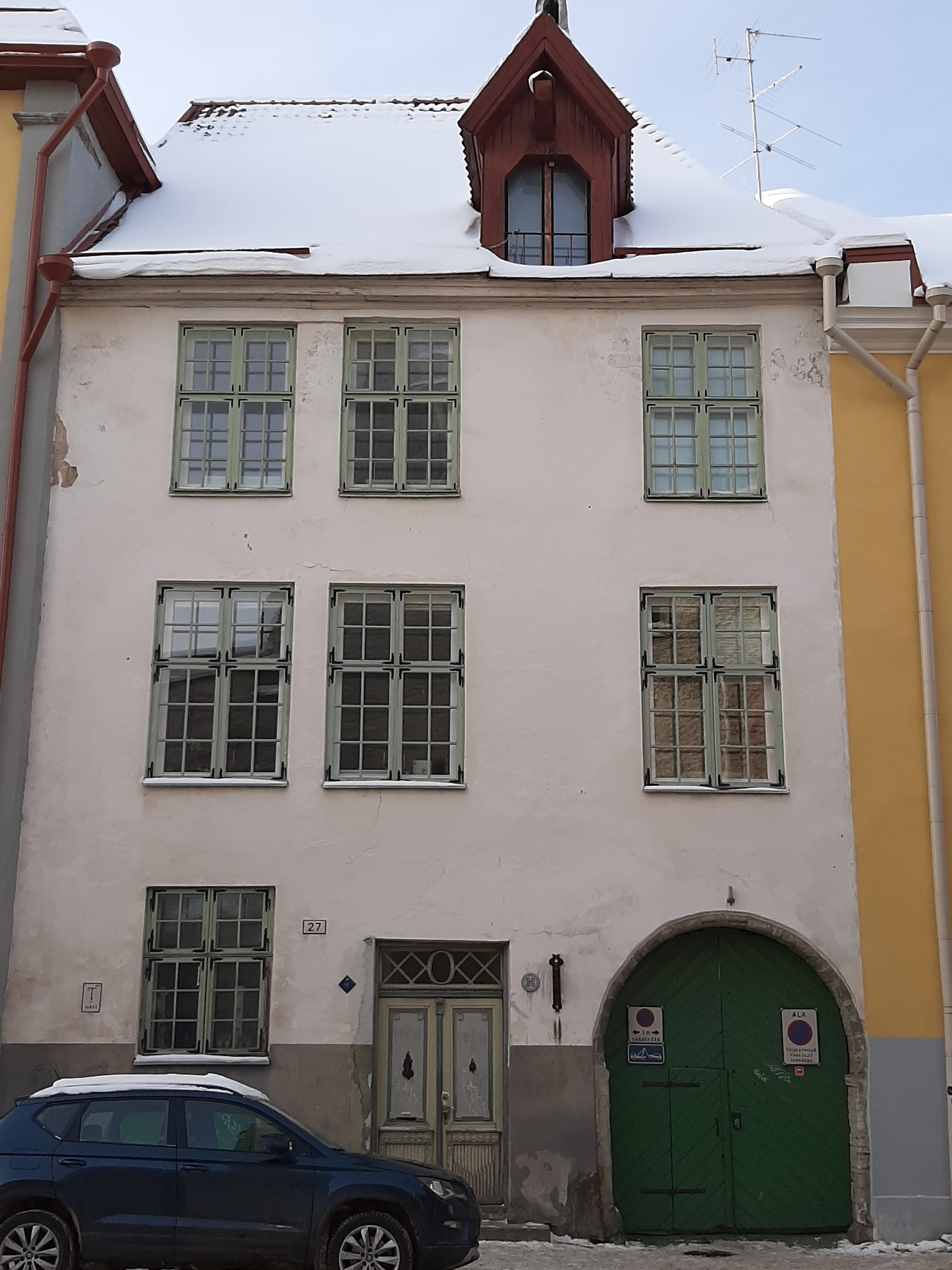 Korterelamu vanalinnas Vene tn, otsevaade fassaadile rephoto