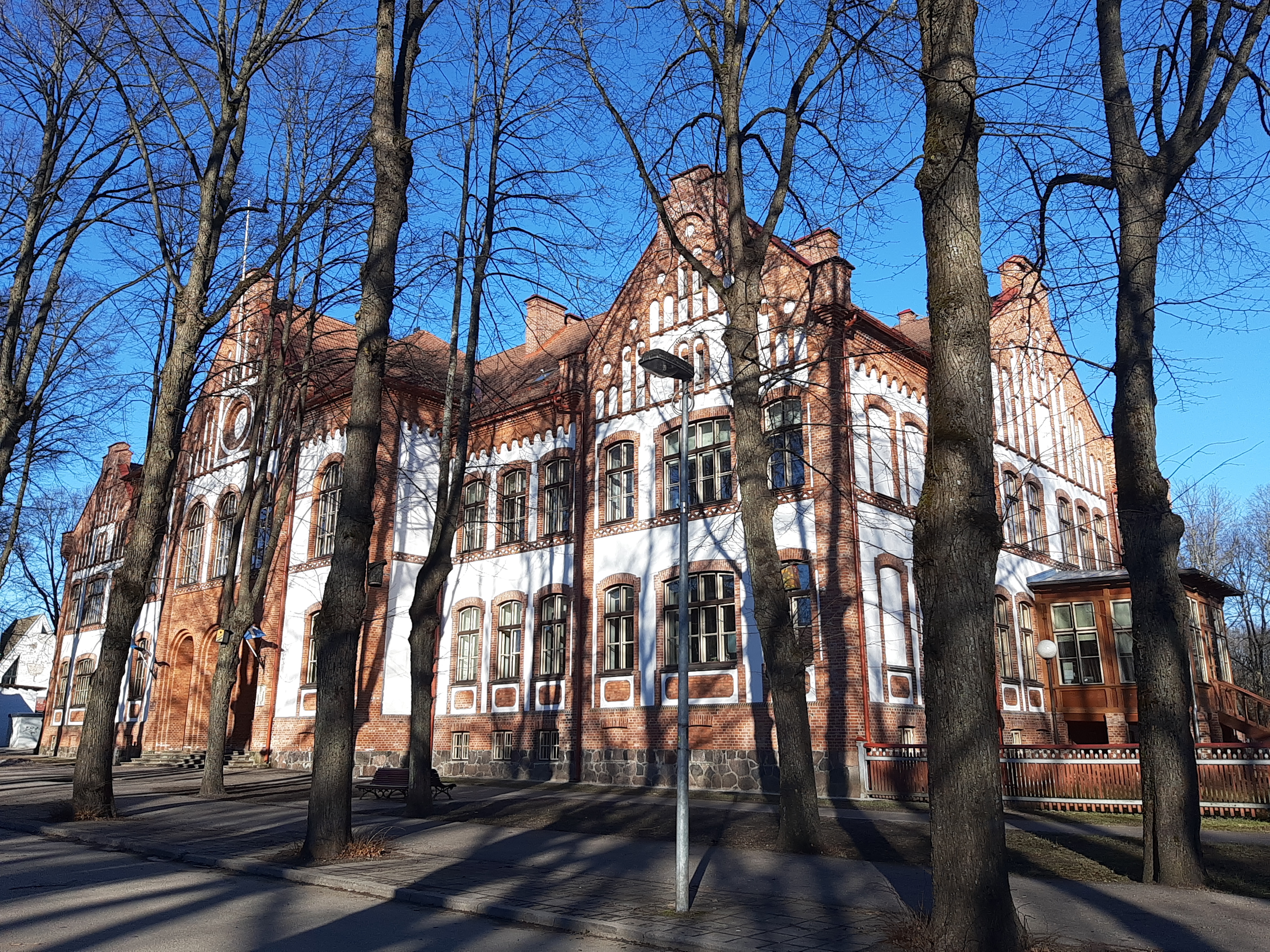 Building of the Pärnu Gymnasium of the Daughters (ehit 1903) rephoto