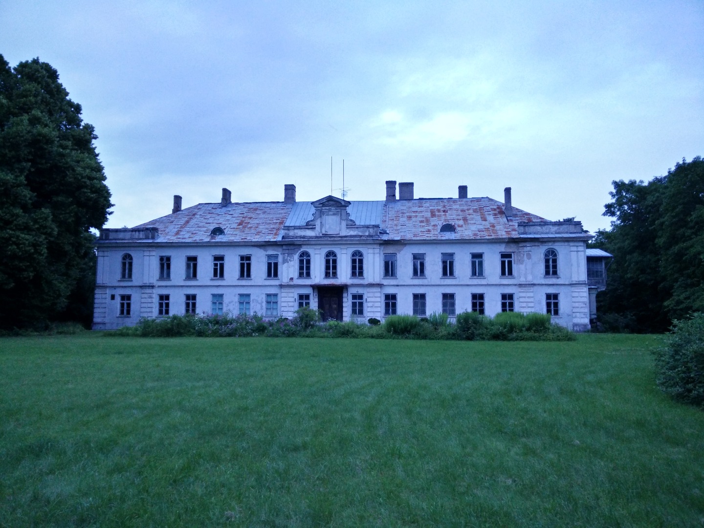 Front of the main building of Harku Manor rephoto