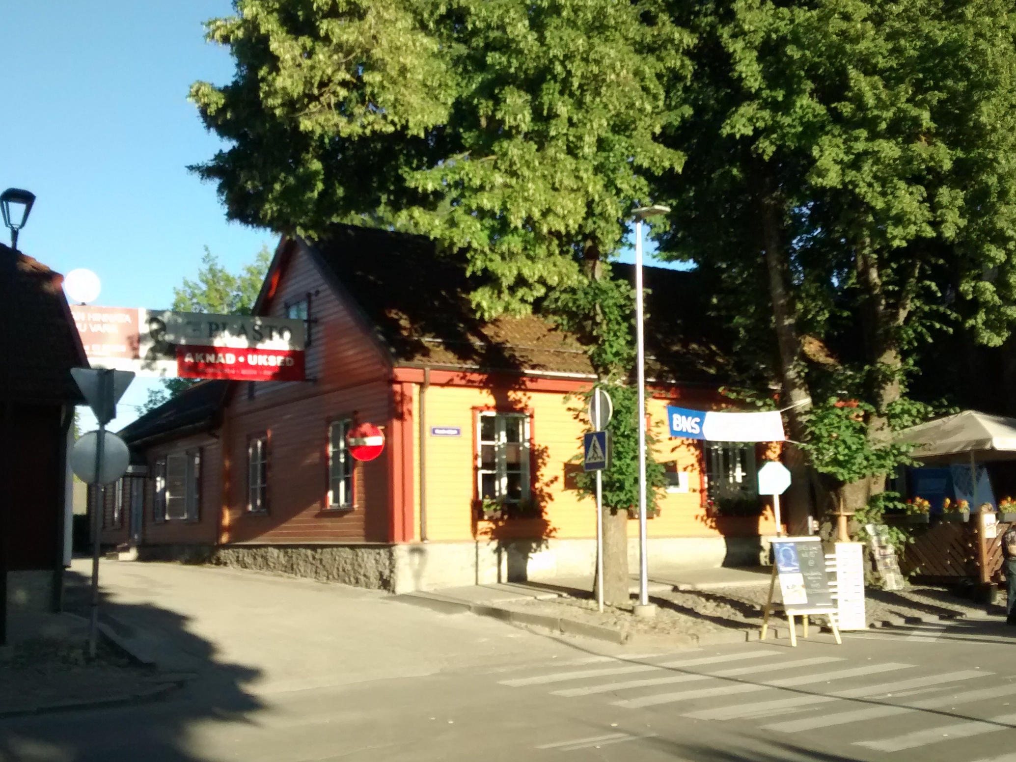 foto, maja Turuplatsil Paides, maksuamet rephoto