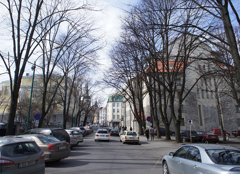 Suur-Karja tänav Draamateatriga, vaade Estonia teatri poole. rephoto