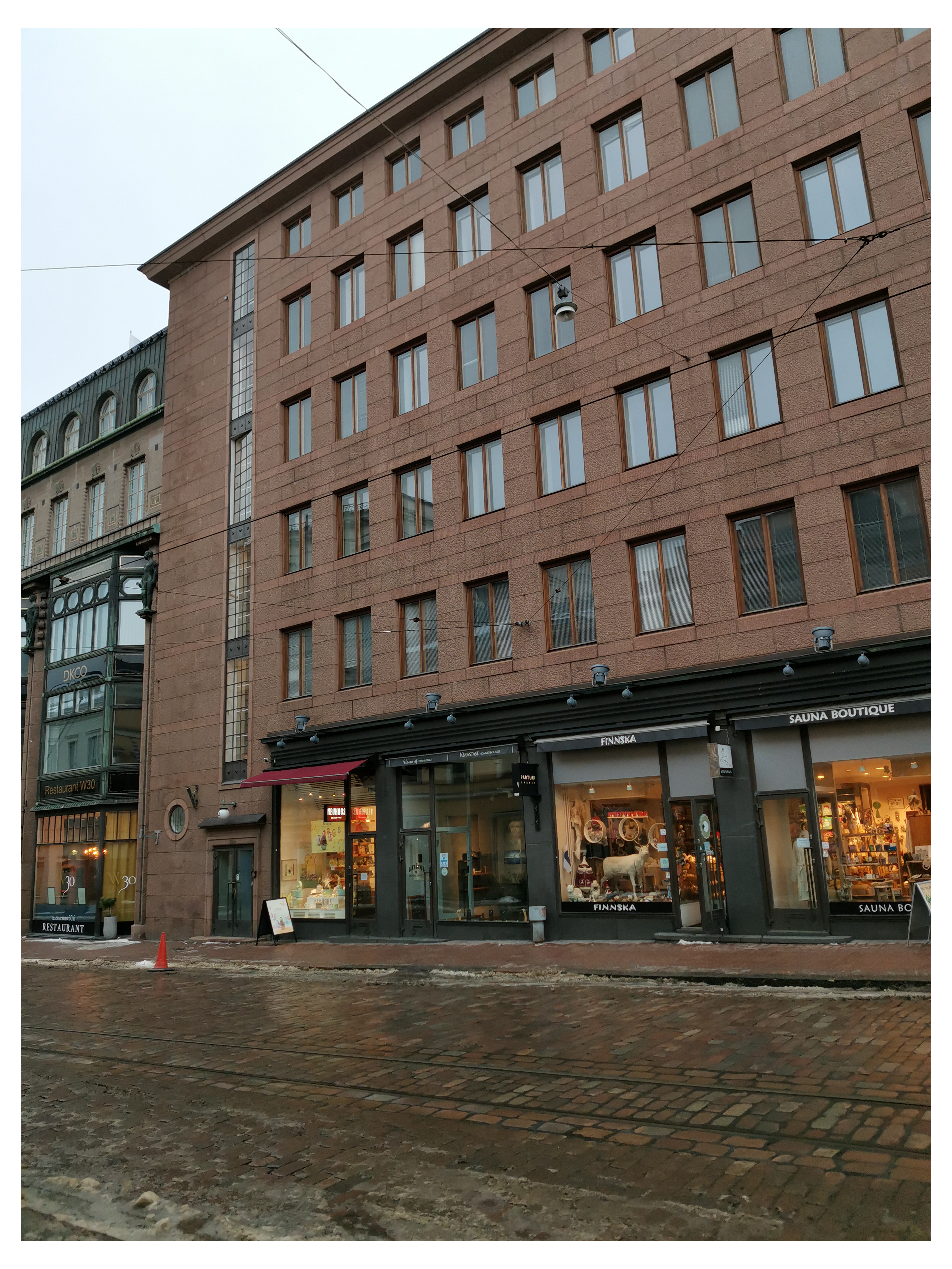 Unioninkatu 32. Rakennuksen suunnitellut Gesellius, Lindgren & Saarinen, 1904. Talo purettu 1934. rephoto