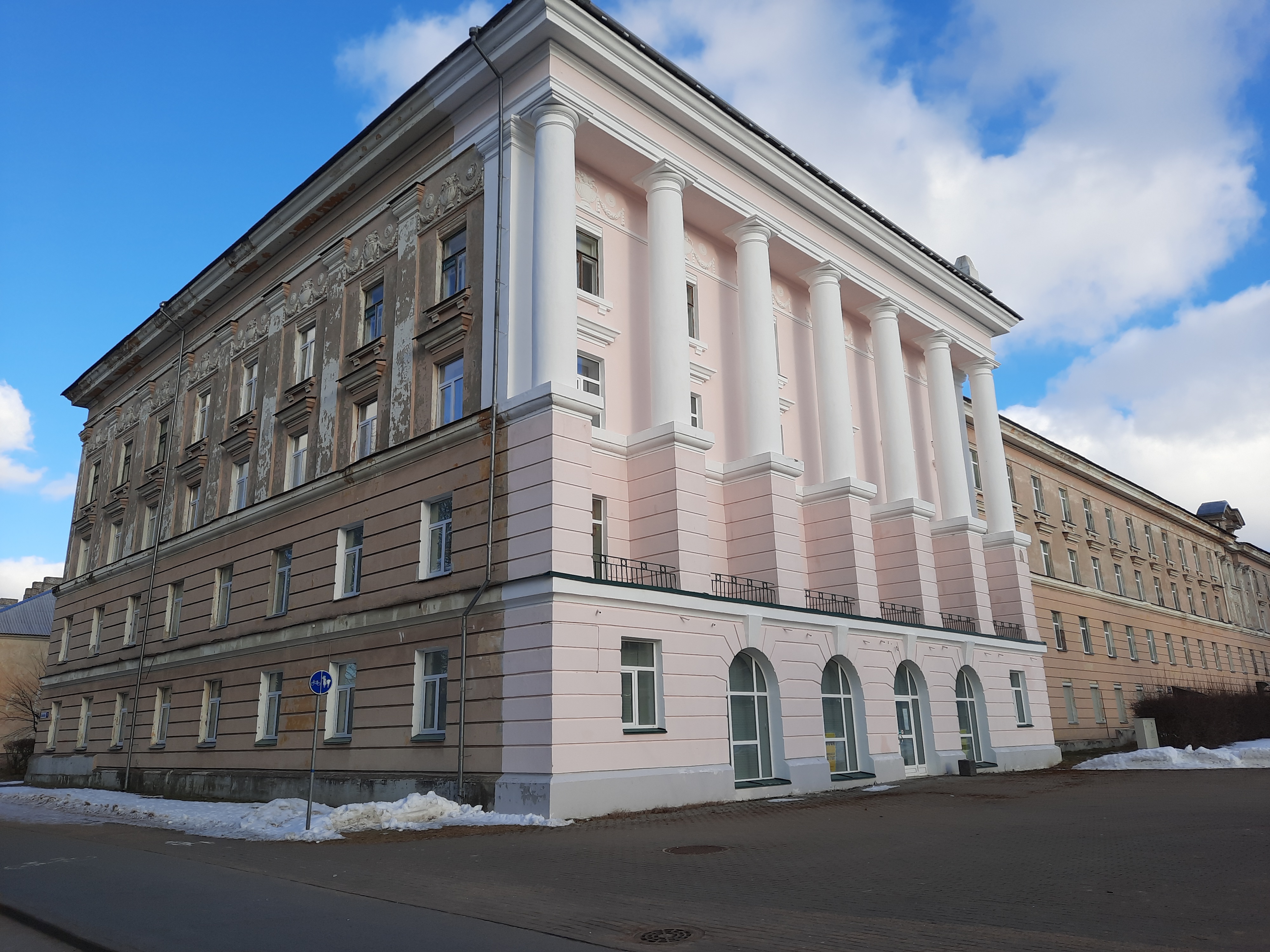 Kohtla-Järve, Keskallee 17 elu- ja ärihoone rephoto