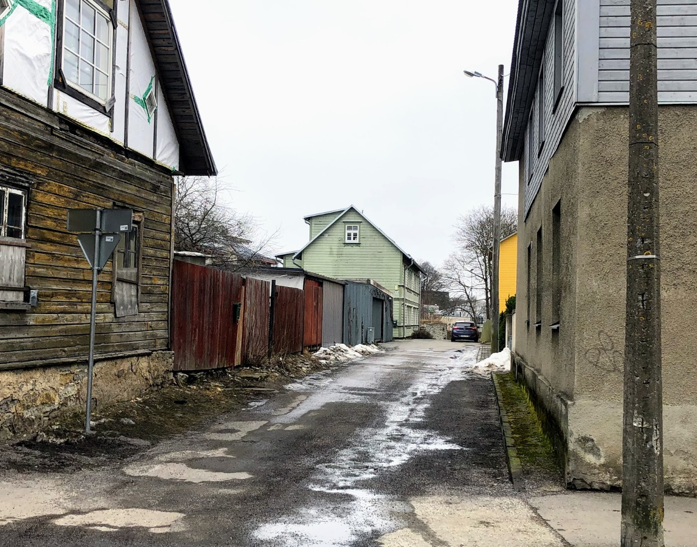 Vaade Tisleri tänavalt Naeri tänavale. rephoto