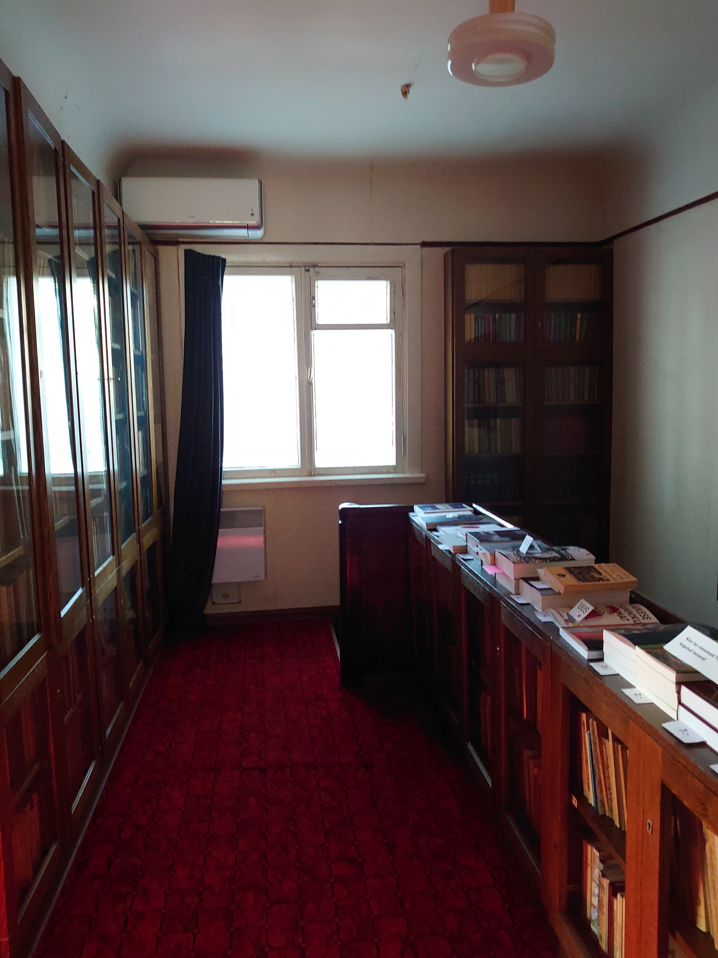 FR. Tuglase at home Nõmmel 2nd floor staircase rephoto