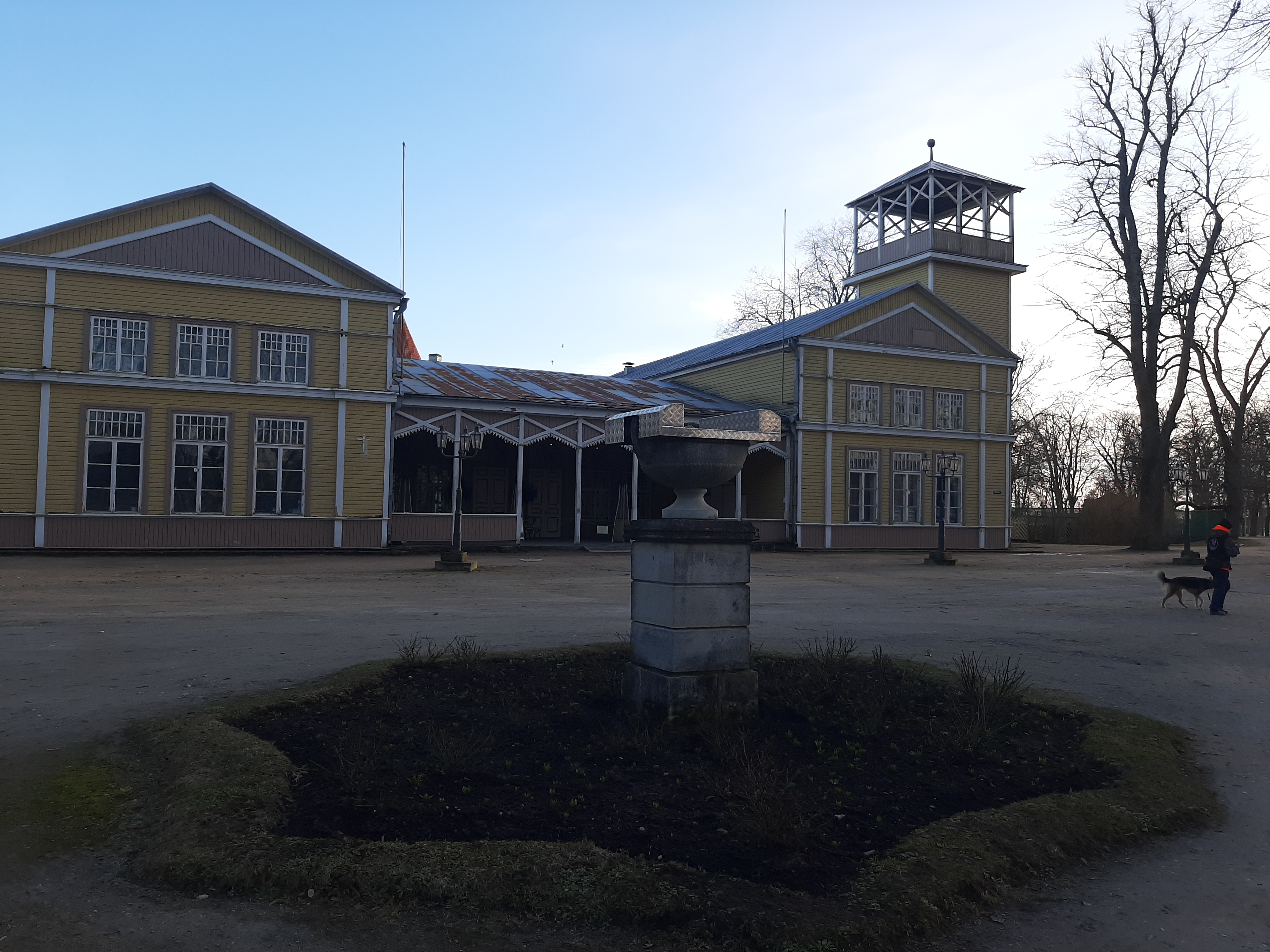 Kuressaare Lossipark, kuursaal rephoto