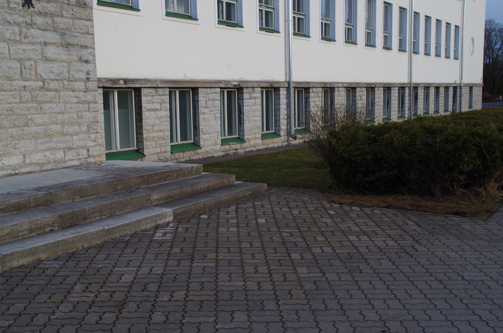 Rakvere Gümnaasium. Uue hoone ehitustööd: kõnede pidamine nurgakivi asetamisel? rephoto